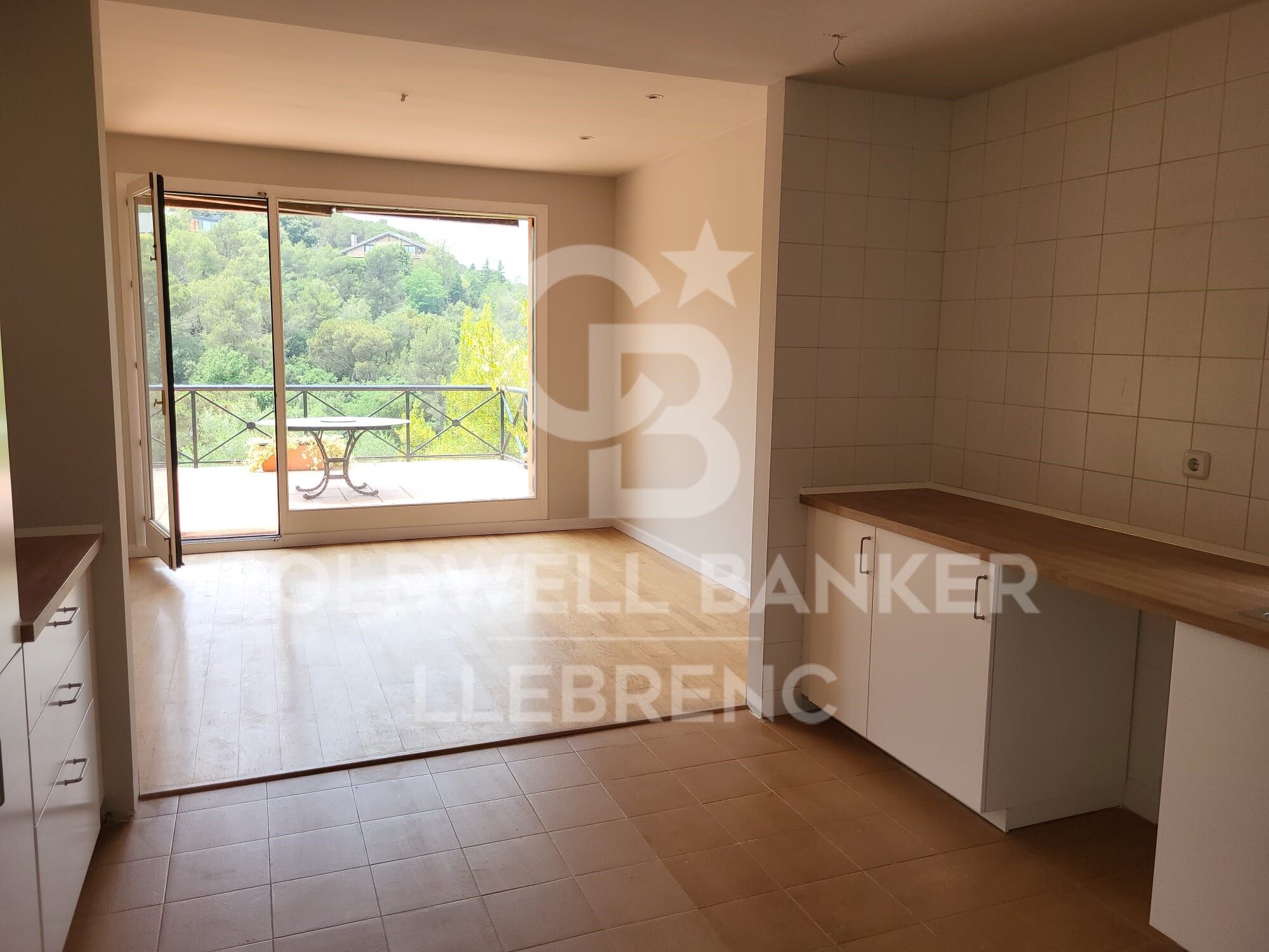 Apartment for rent in Vallvidrera with a large terrace