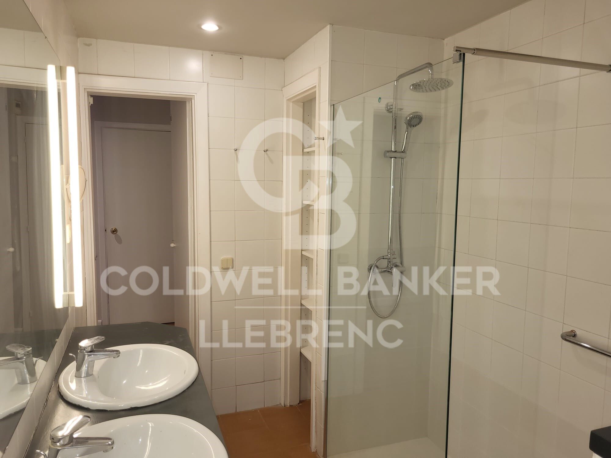 Apartment for rent in Vallvidrera with a large terrace