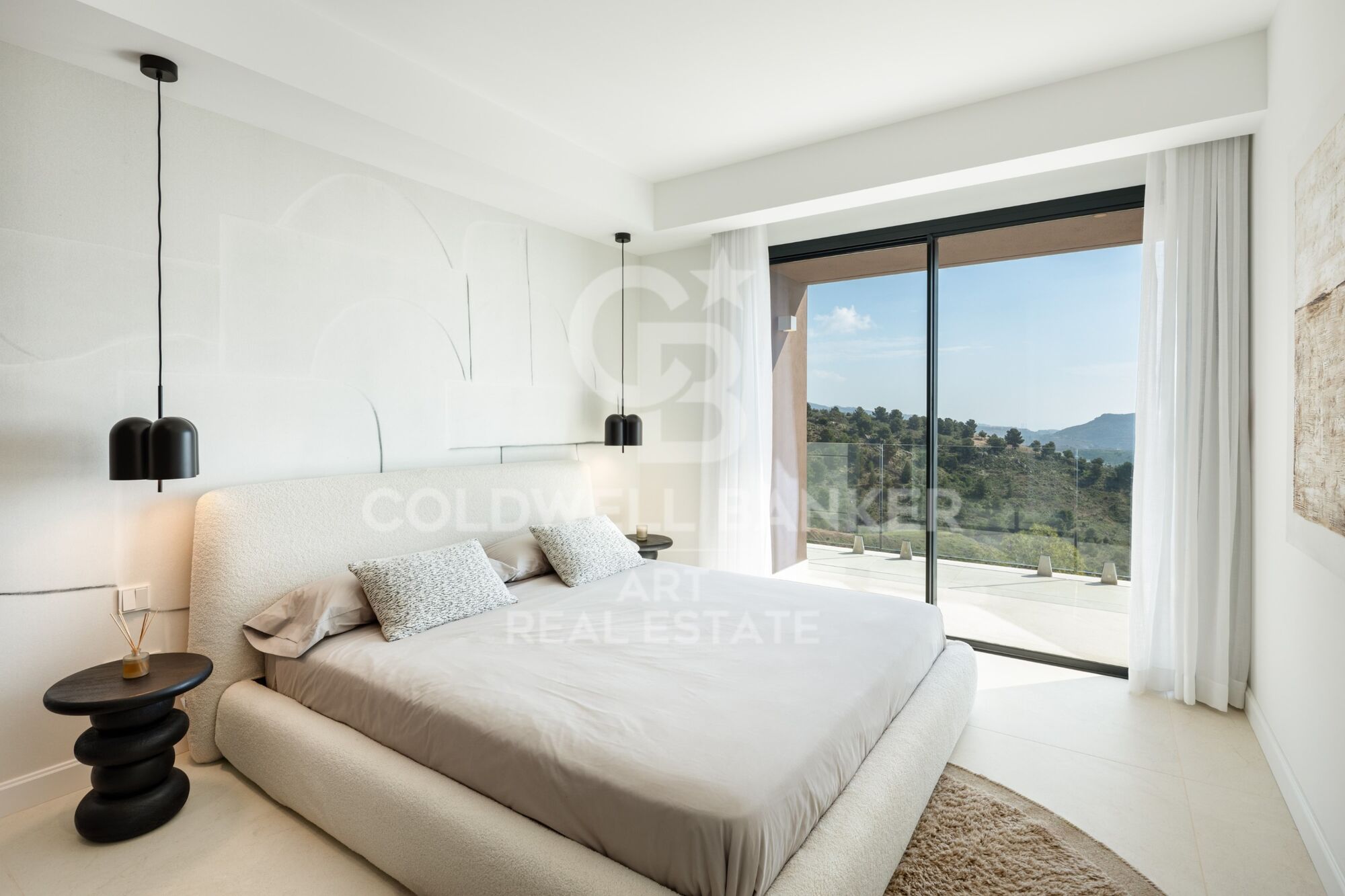 Luxusvilla mit Panoramablick auf das Meer und Golf in El Madroñal.