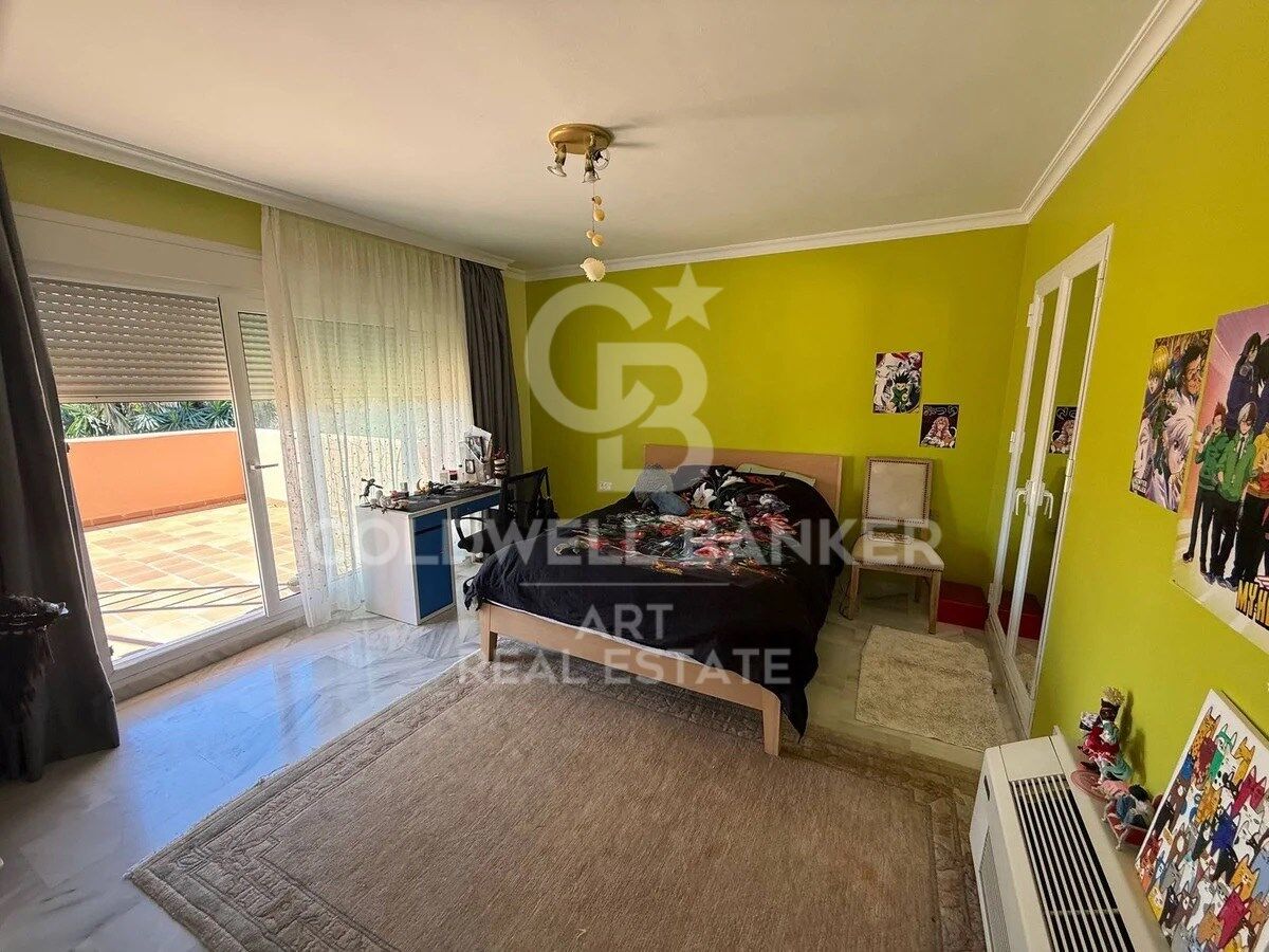 Villa with Great Potential in Elviria