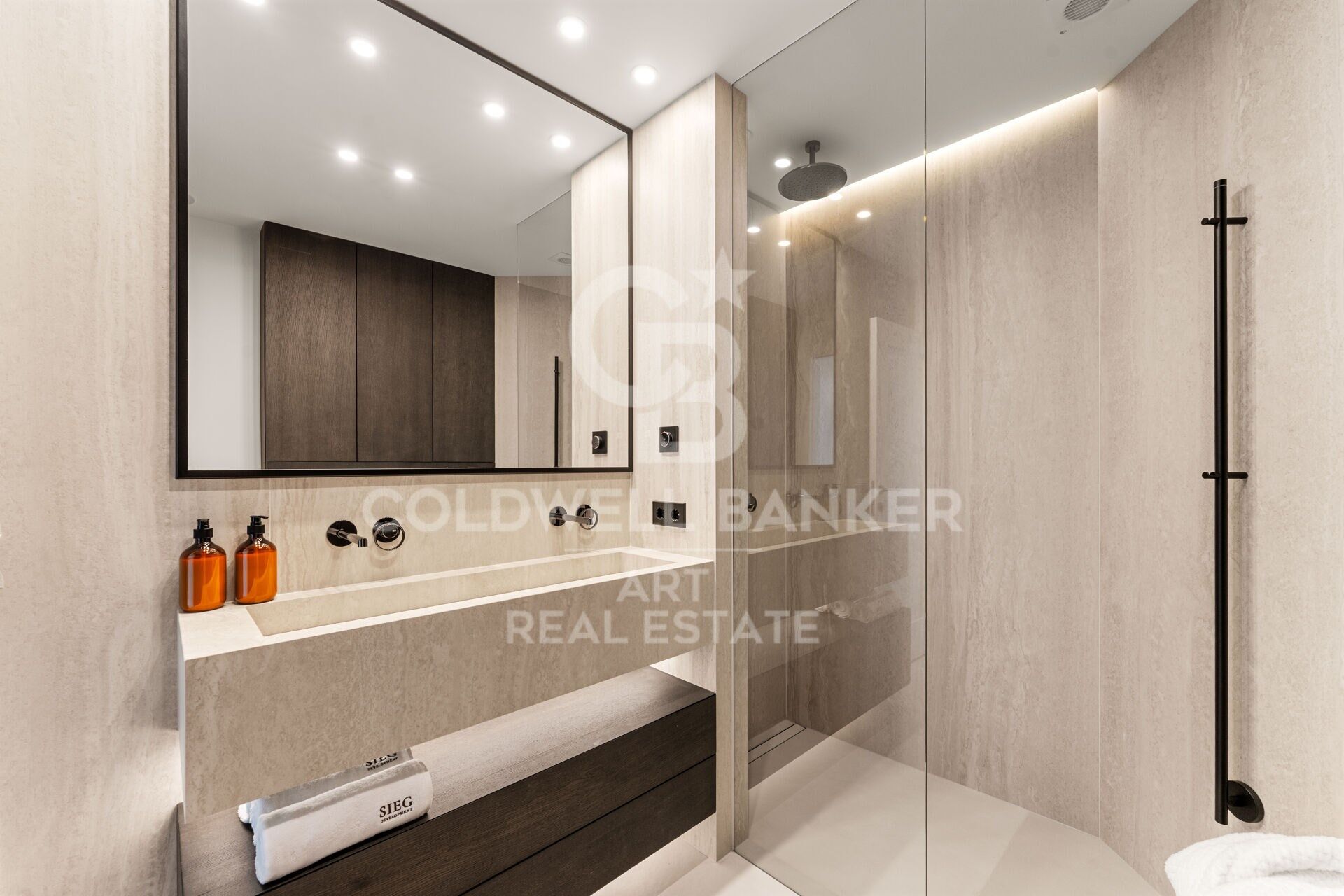 Spectaculaire penthouse entièrement rénové à Sierra Blanca- Marbella