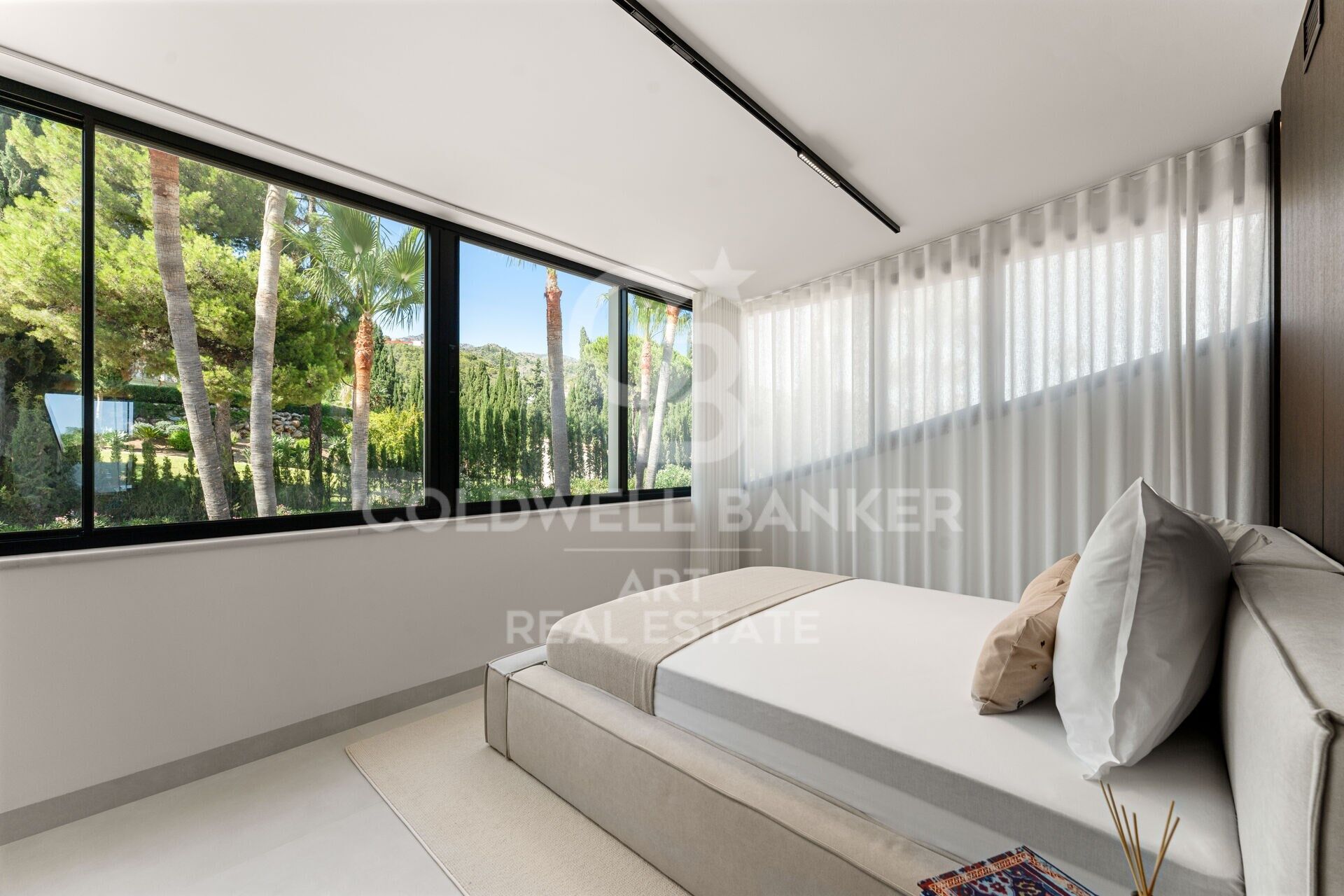 Spectaculaire penthouse entièrement rénové à Sierra Blanca- Marbella