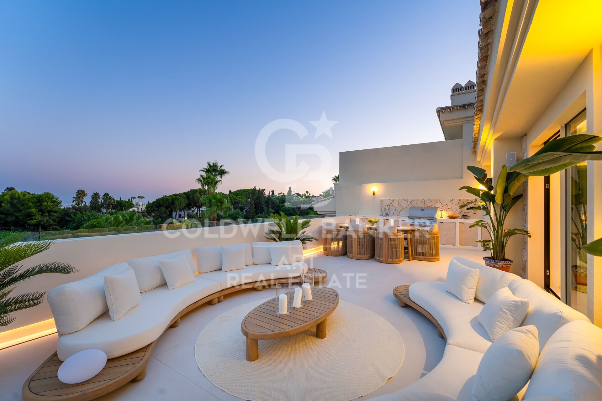 Spectaculaire penthouse entièrement rénové à Sierra Blanca- Marbella