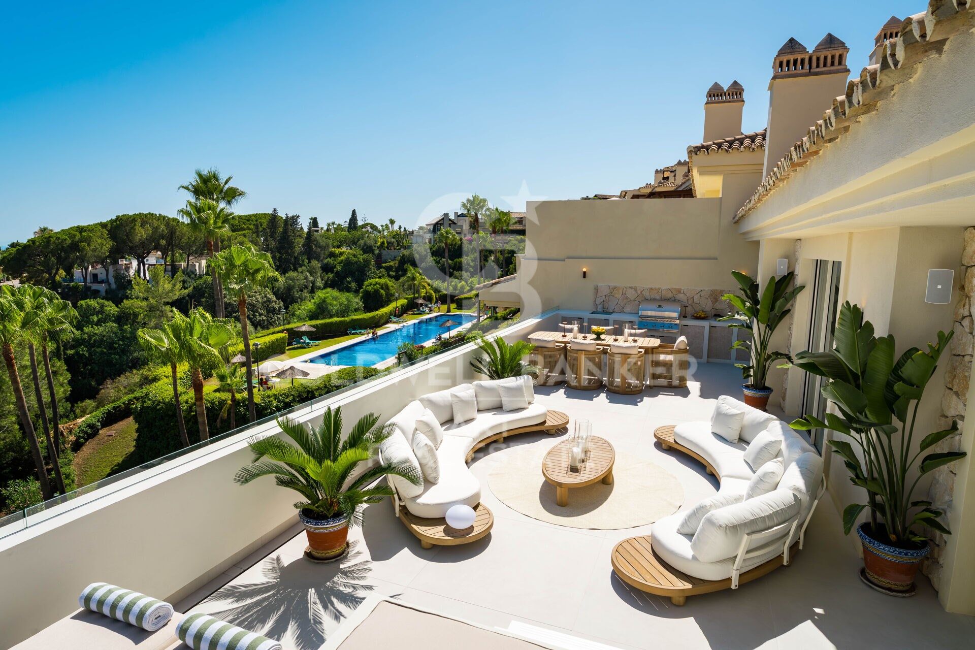 Spectaculaire penthouse entièrement rénové à Sierra Blanca- Marbella