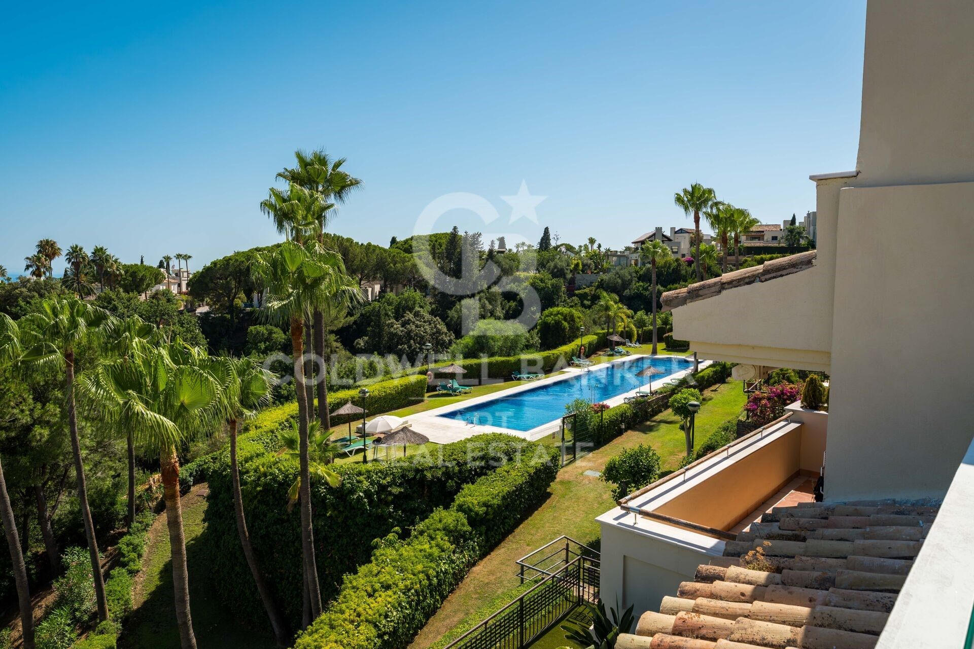 Spectaculaire penthouse entièrement rénové à Sierra Blanca- Marbella