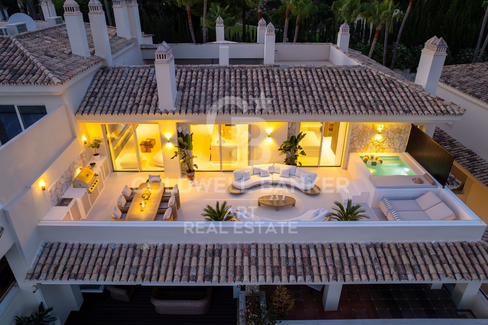 Spectaculaire penthouse entièrement rénové à Sierra Blanca- Marbella