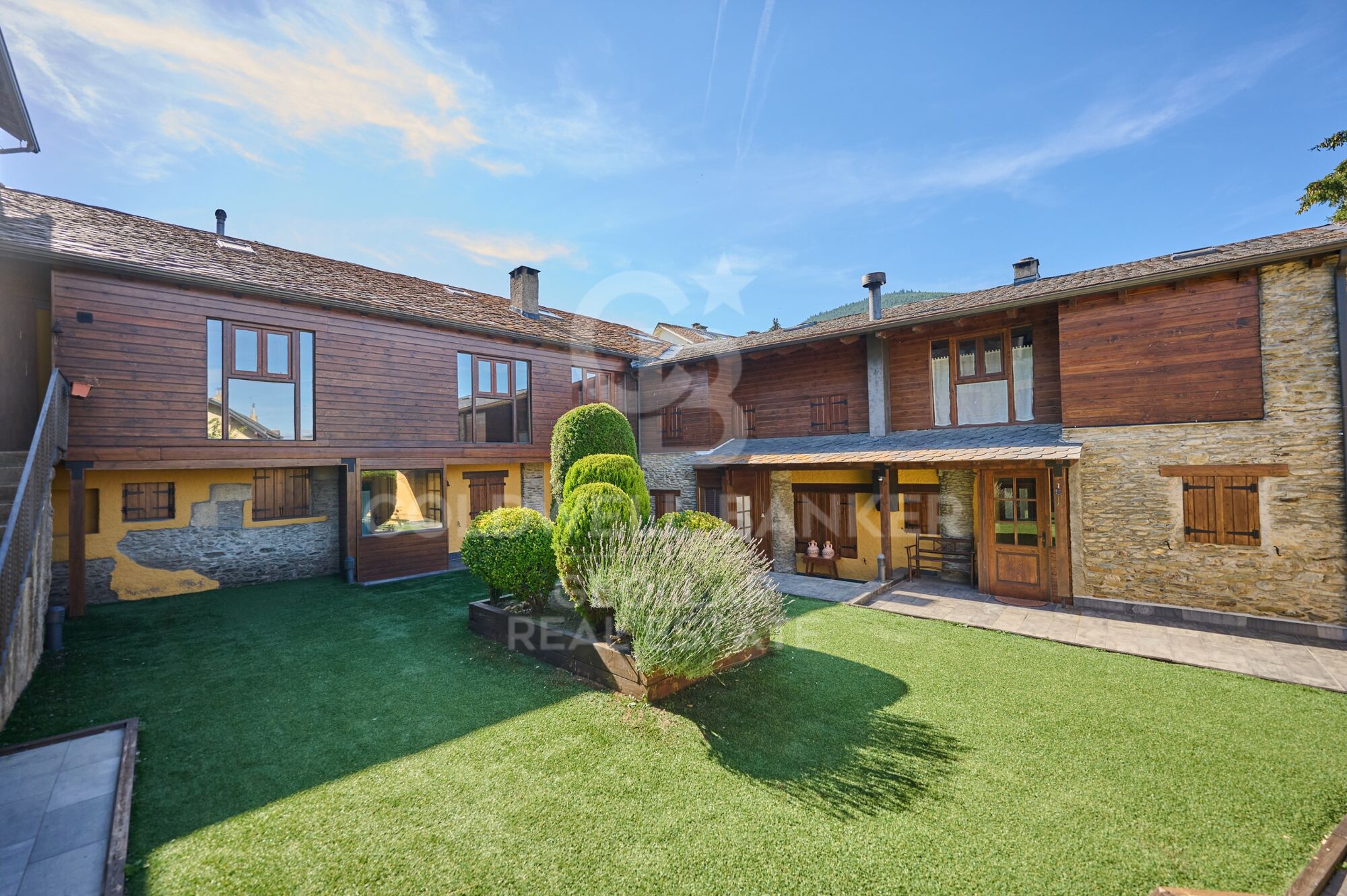 A duplex with soul in the heart of Cerdanya.