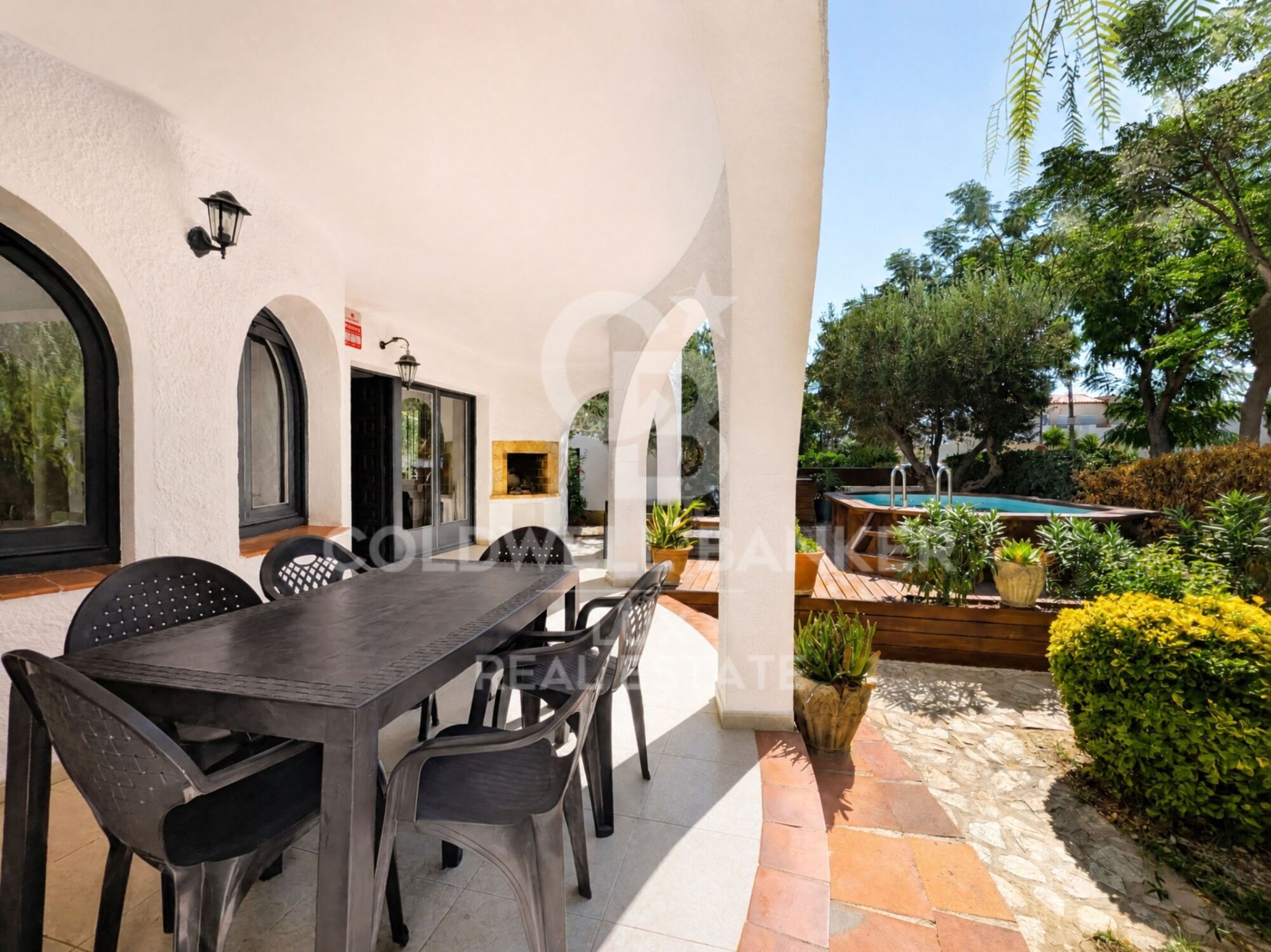 Villa with a tourist licence and garage in Requesens, Empuriabrava