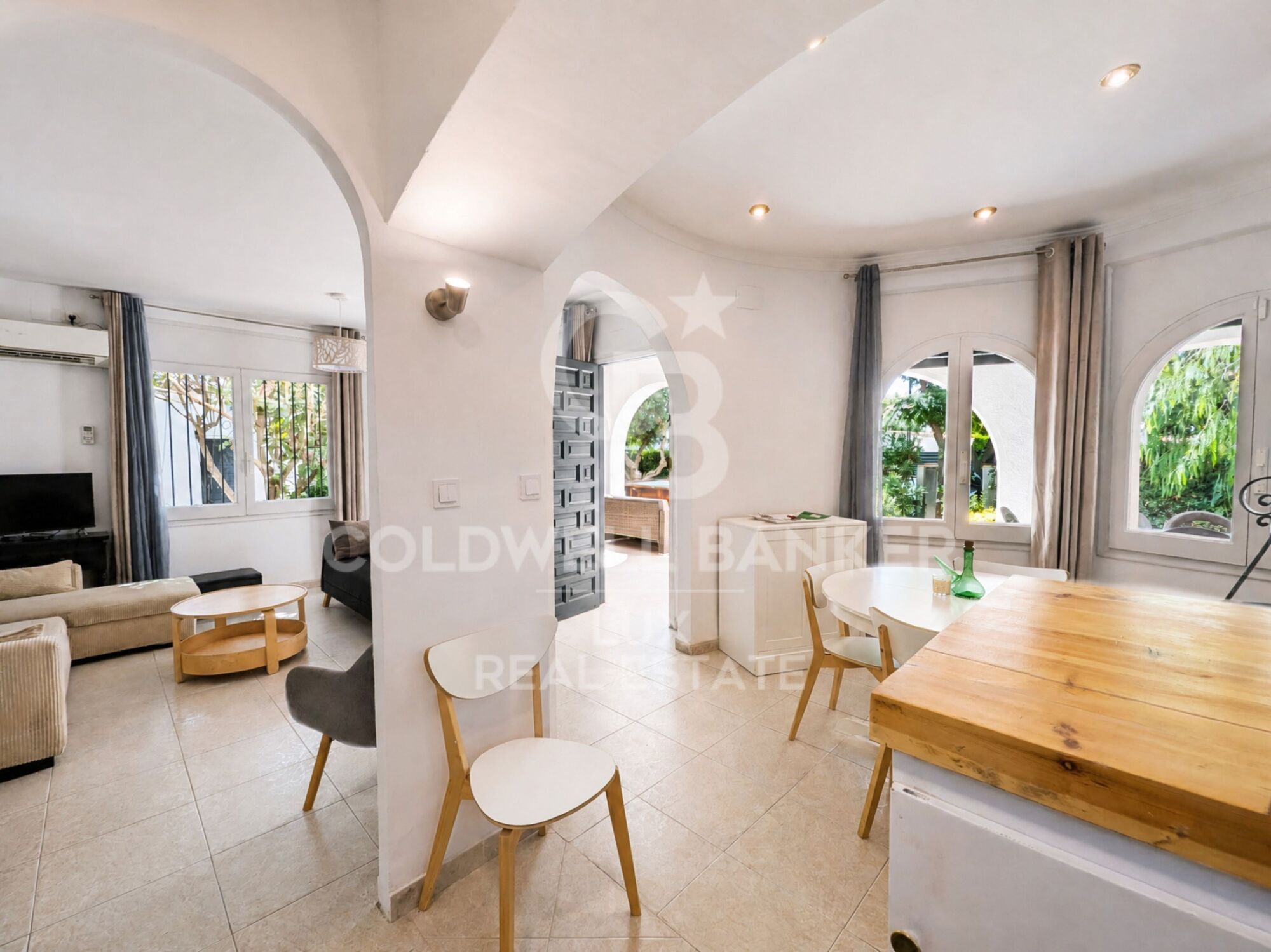 Villa with a tourist licence and garage in Requesens, Empuriabrava