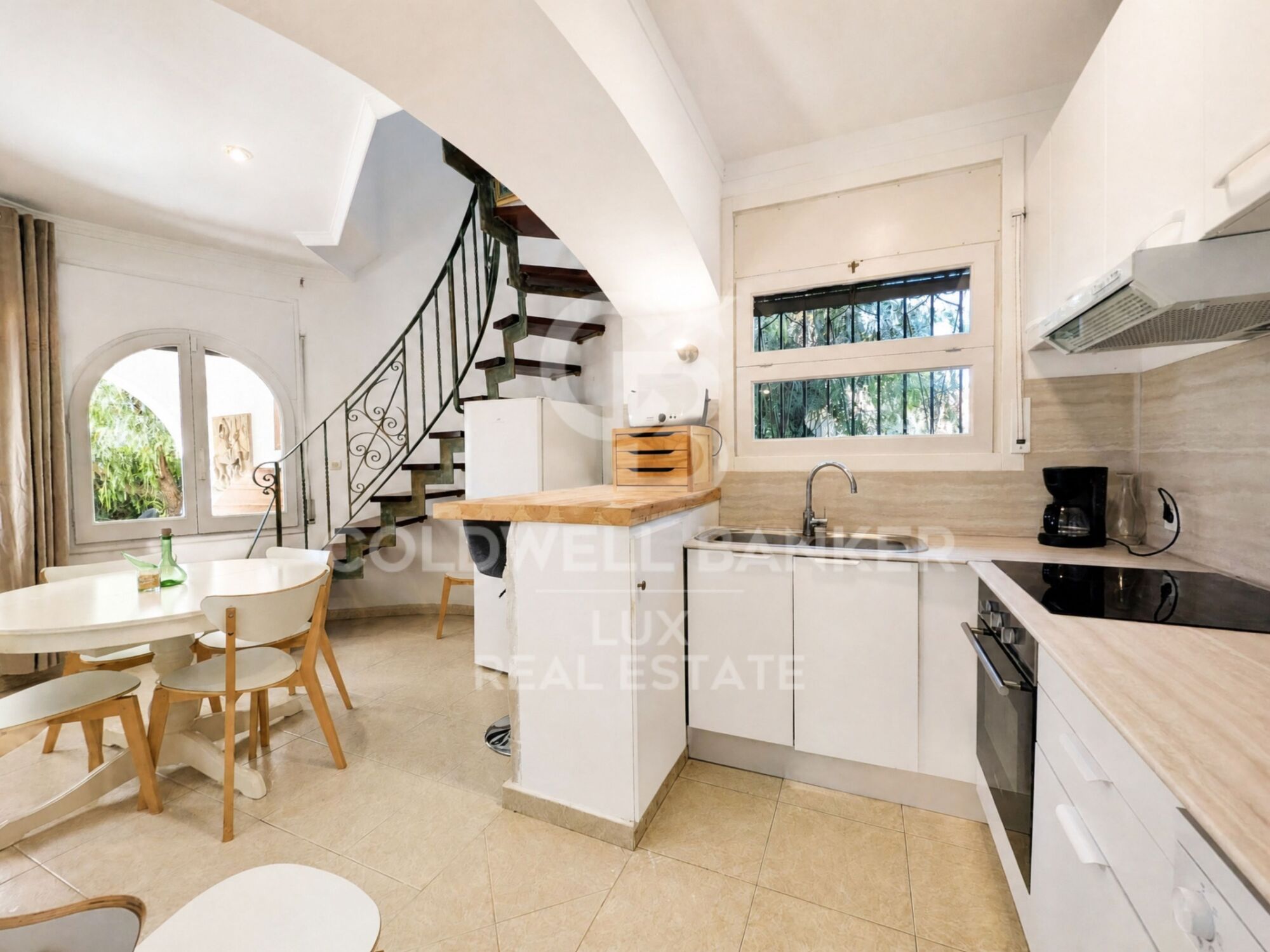 Villa with a tourist licence and garage in Requesens, Empuriabrava
