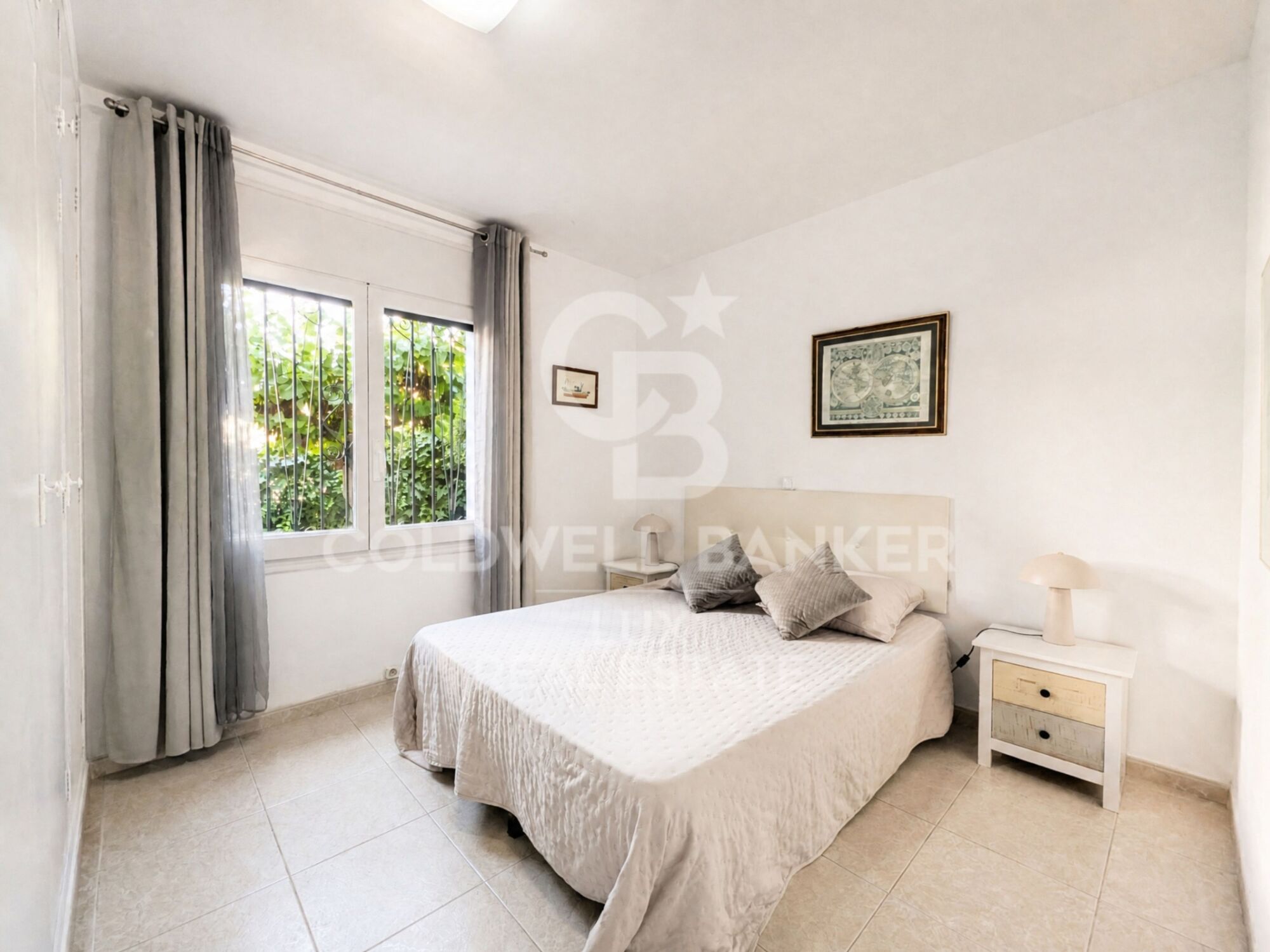 Villa with a tourist licence and garage in Requesens, Empuriabrava