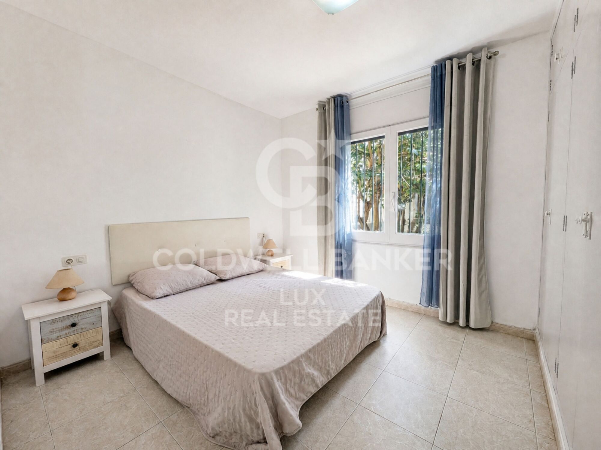 Villa with a tourist licence and garage in Requesens, Empuriabrava