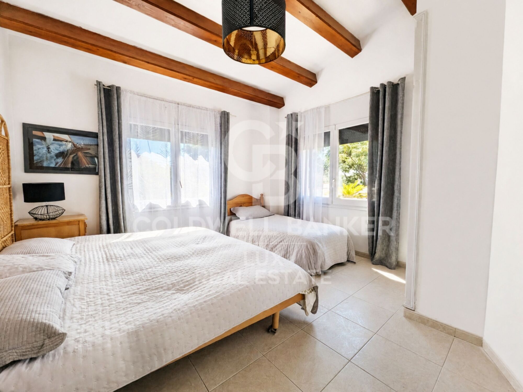 Villa with a tourist licence and garage in Requesens, Empuriabrava