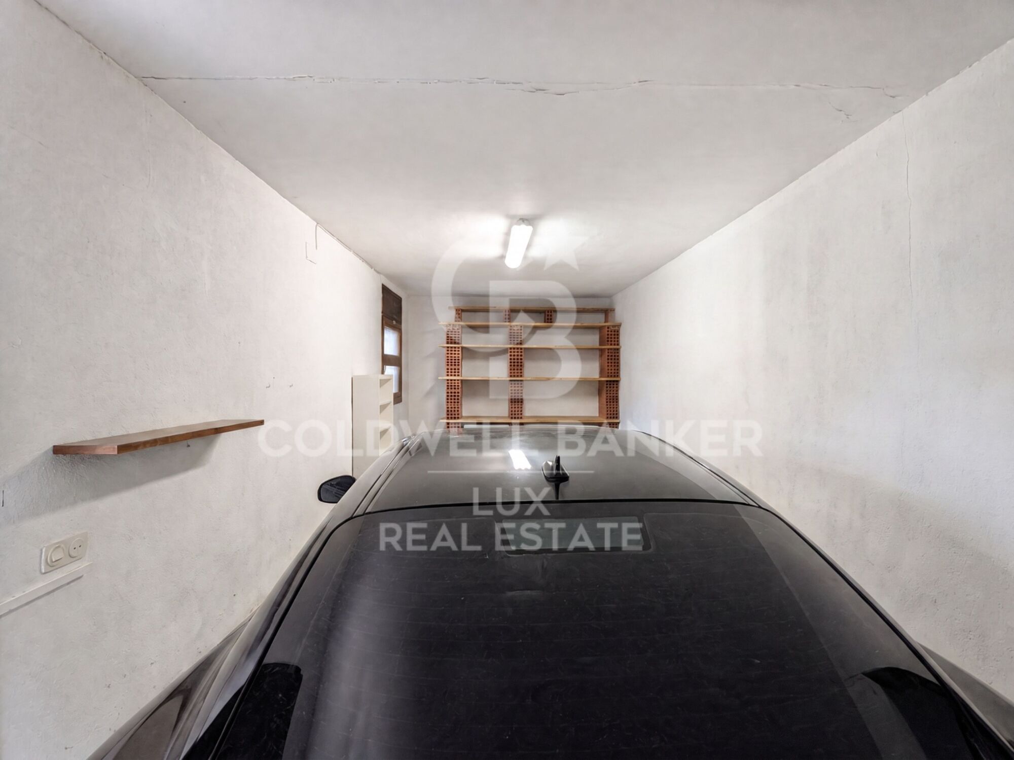 Villa with a tourist licence and garage in Requesens, Empuriabrava