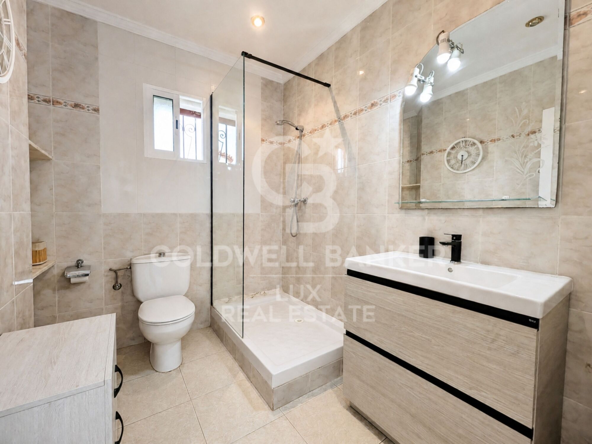 Villa mit Tourismuslizenz und Garage in Requesens, Empuriabrava
