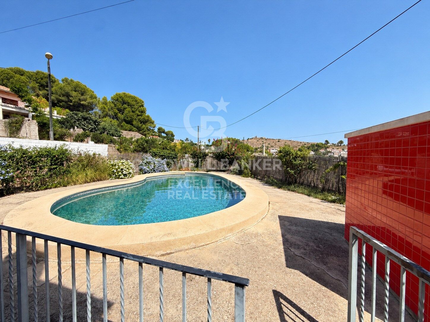 Chalet independiente con piscina, privacidad y vistas abiertas en San Antonio, Oliva