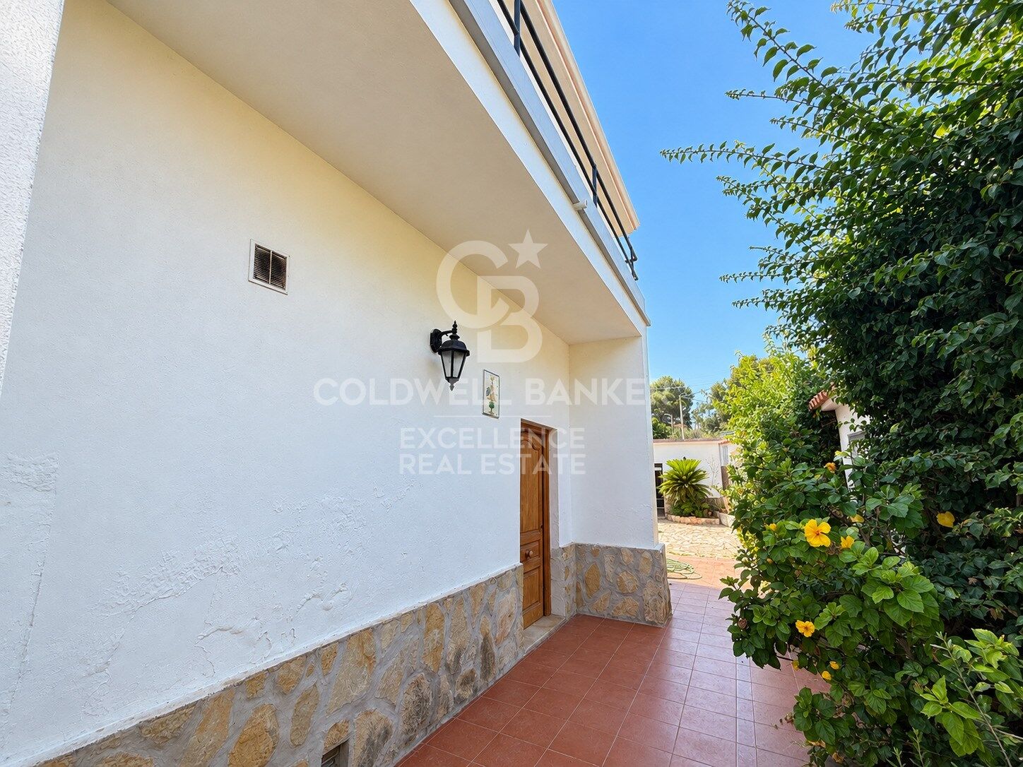 Chalet independiente con piscina, privacidad y vistas abiertas en San Antonio, Oliva