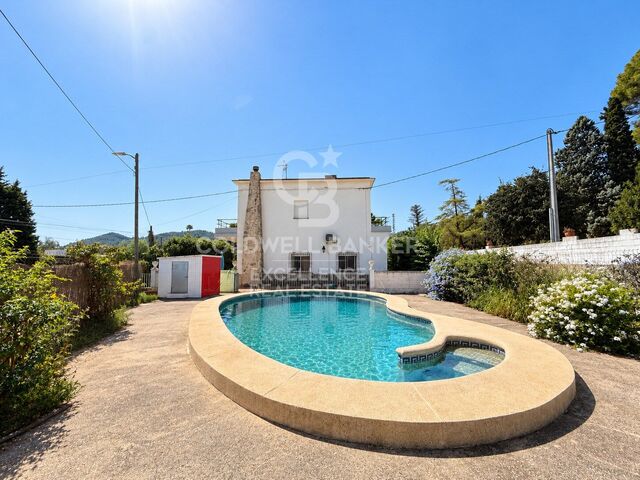 Detached villa with pool, privacy and open views in San Antonio, Oliva