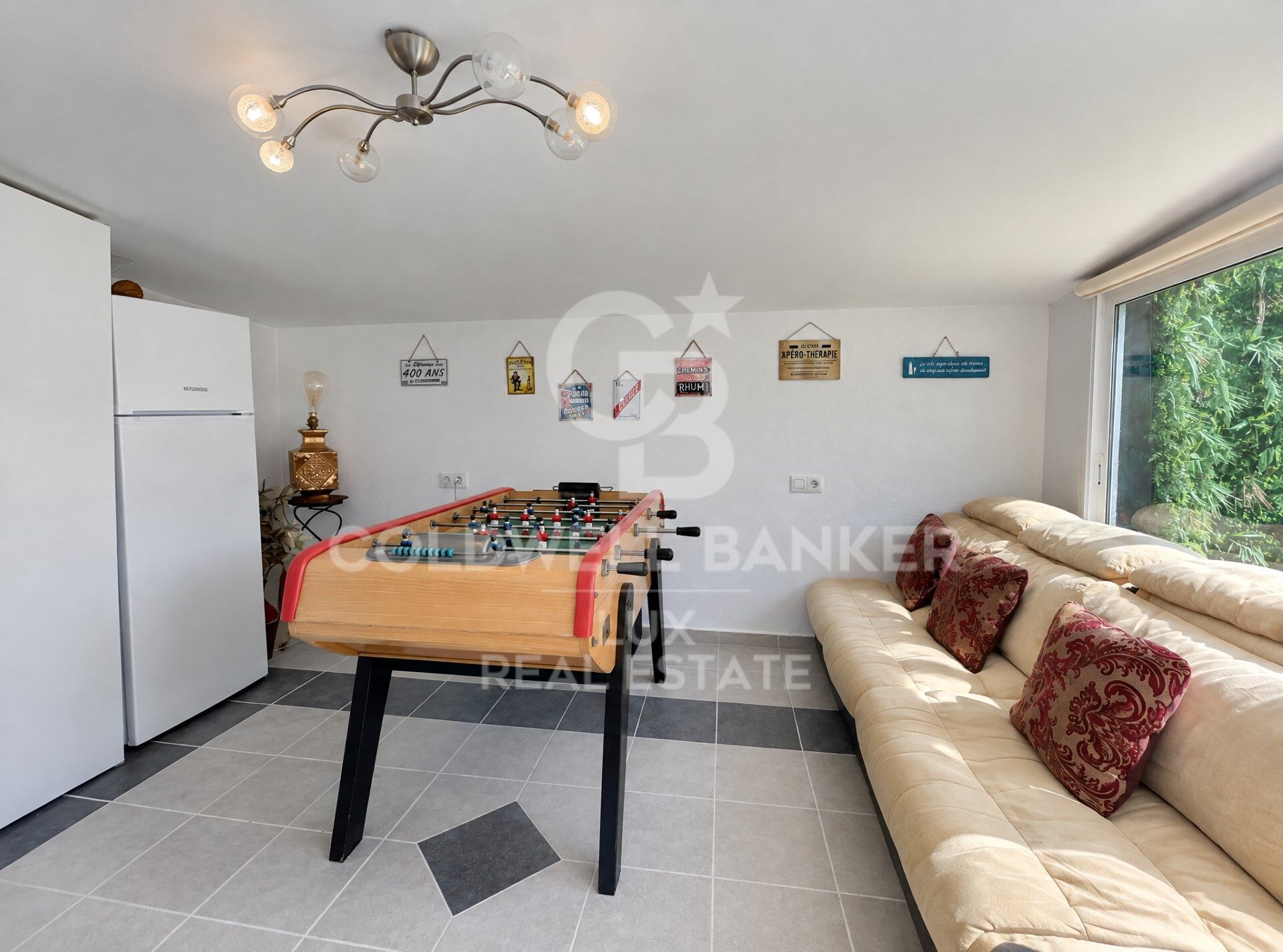 Einstöckige Villa mit separater Wohnung in Empuriabrava