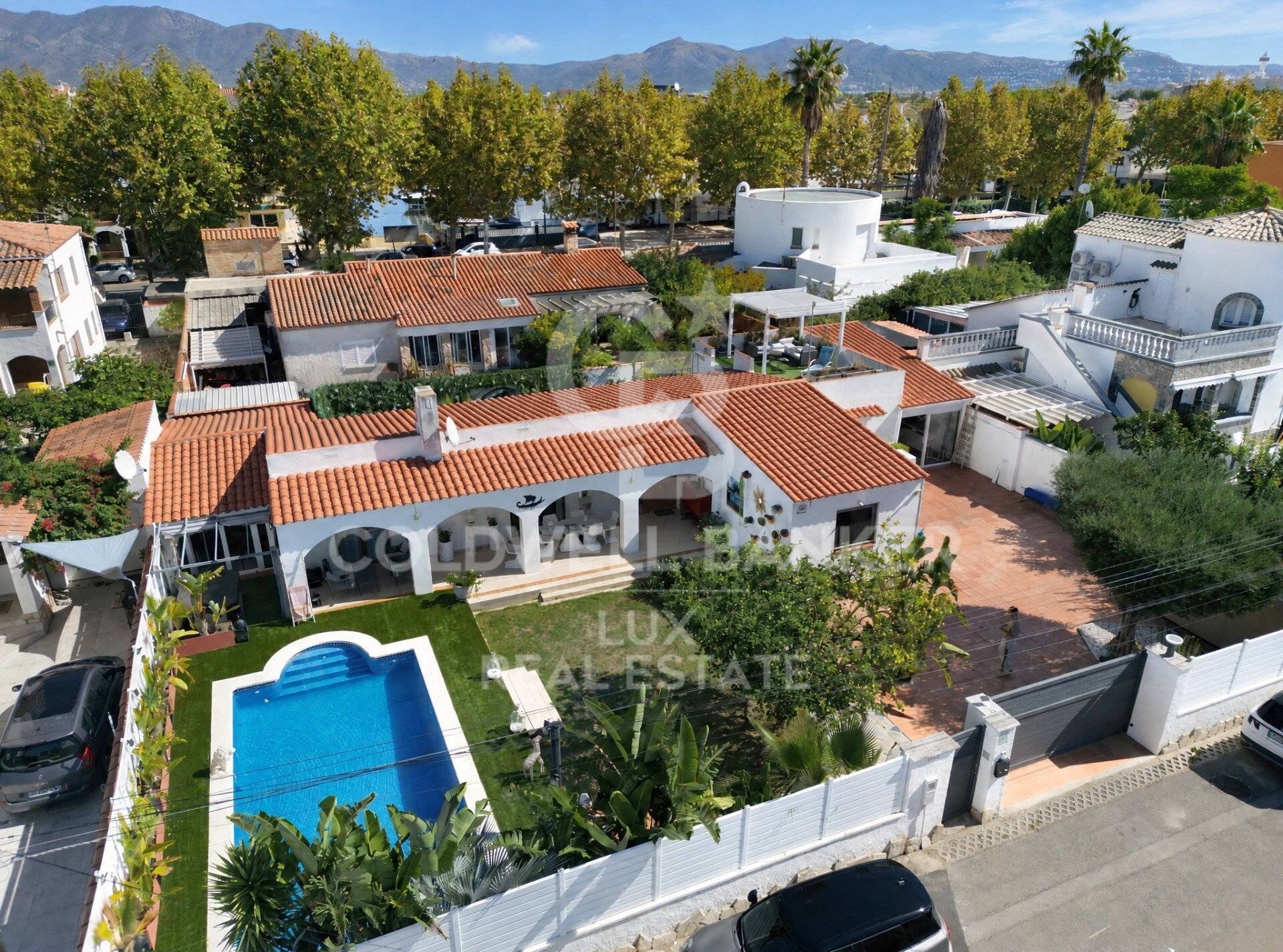 Einstöckige Villa mit separater Wohnung in Empuriabrava