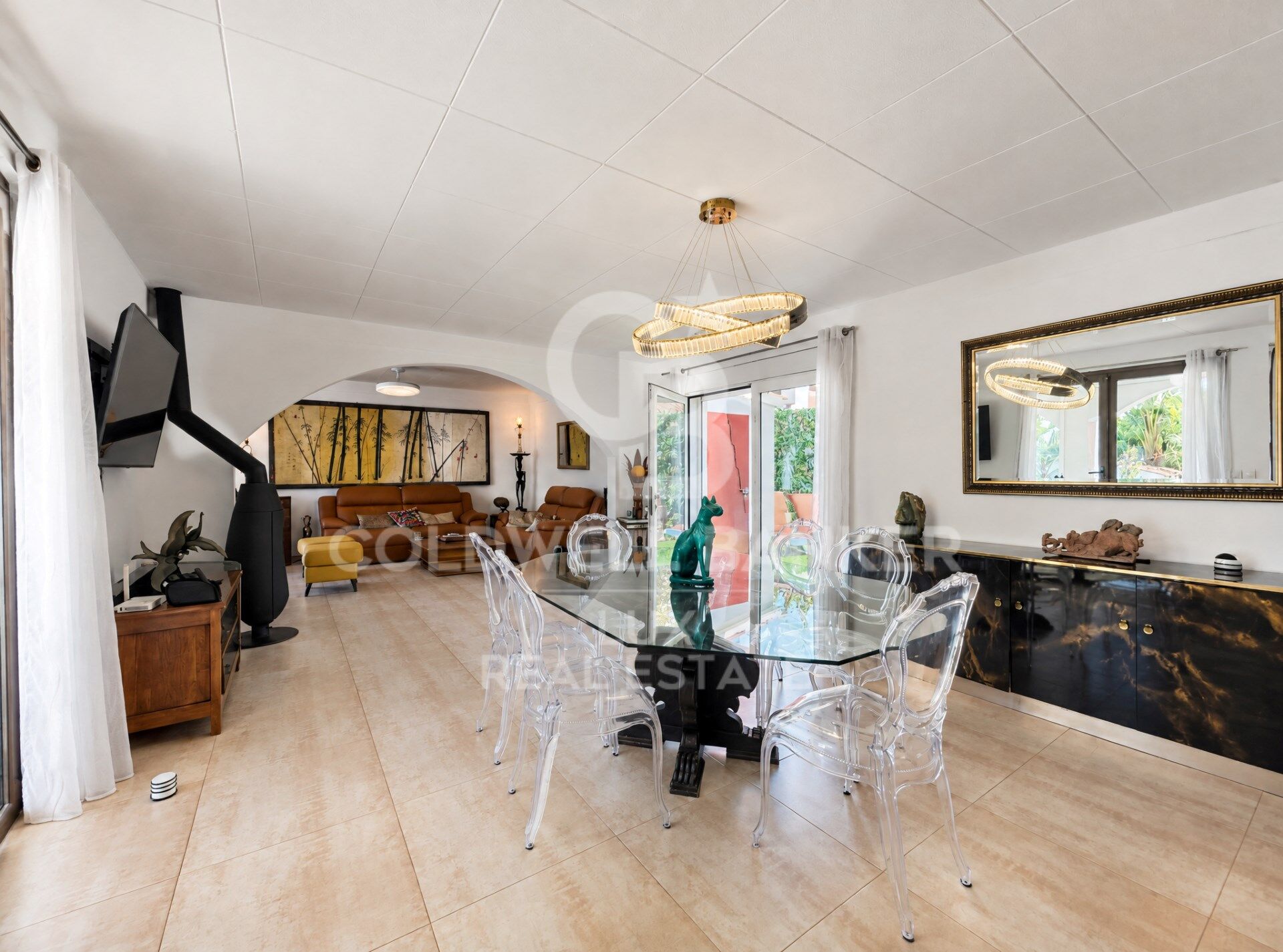 Villa de plain-pied avec appartement indépendant à Empuriabrava
