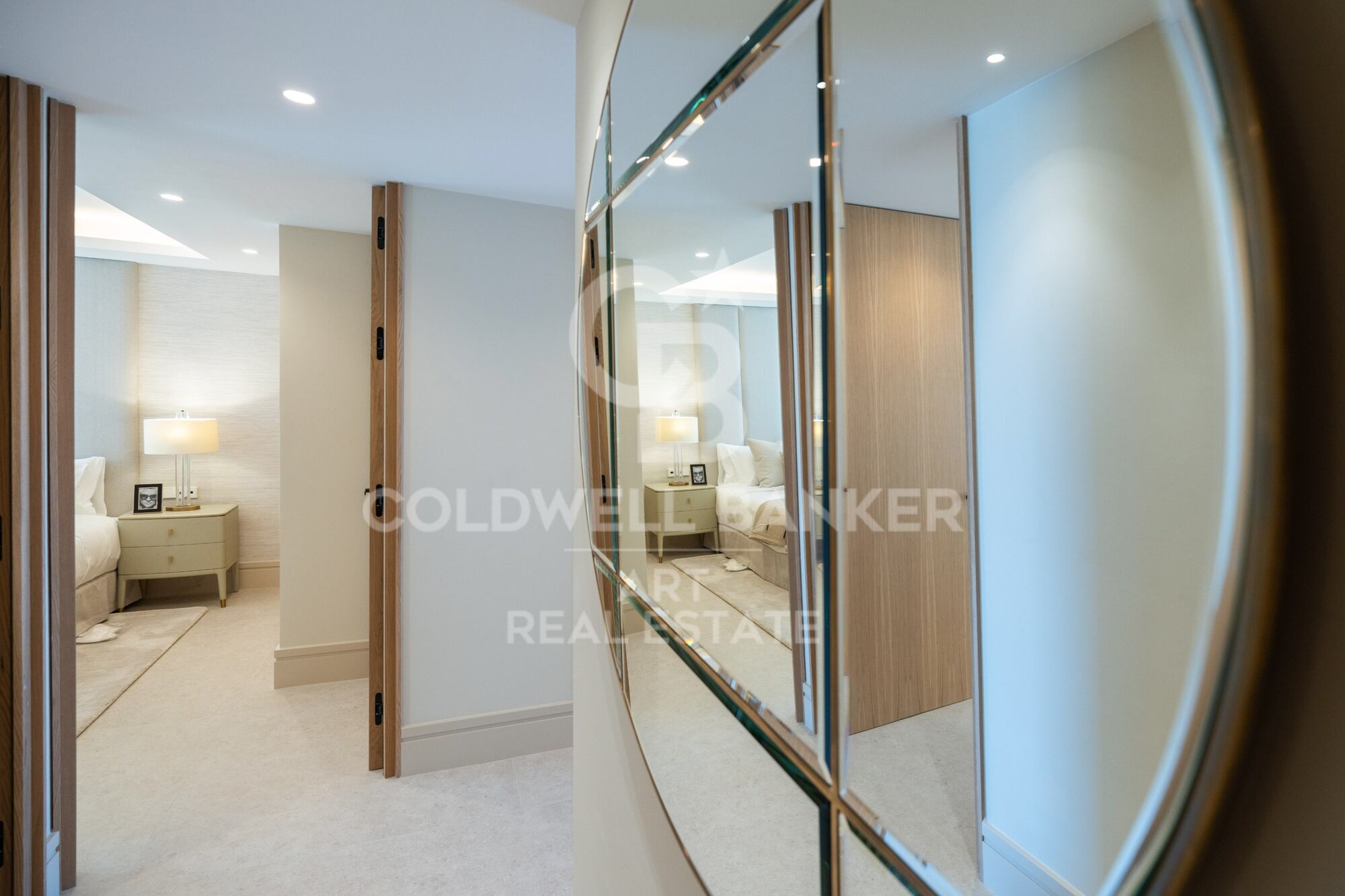 Apartamento refinado en el corazón de Banús con vistas al mar