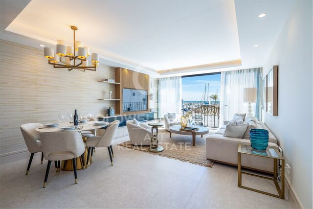 Raffinierte Wohnung im Herzen von Banús mit Meerblick