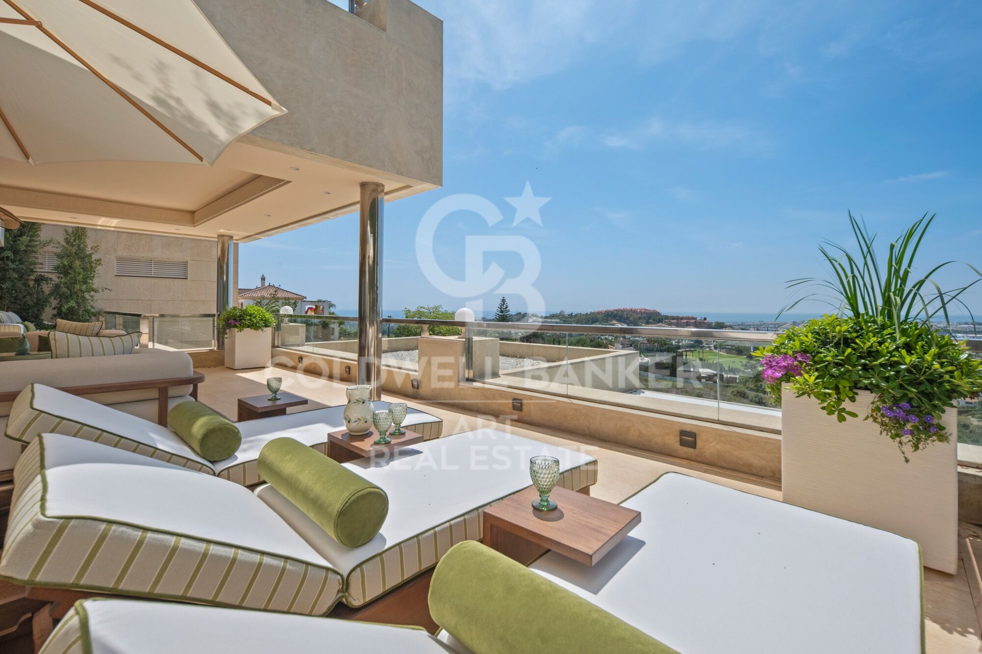 Extraordinario ático dúplex en el corazón de Nueva Andalucía