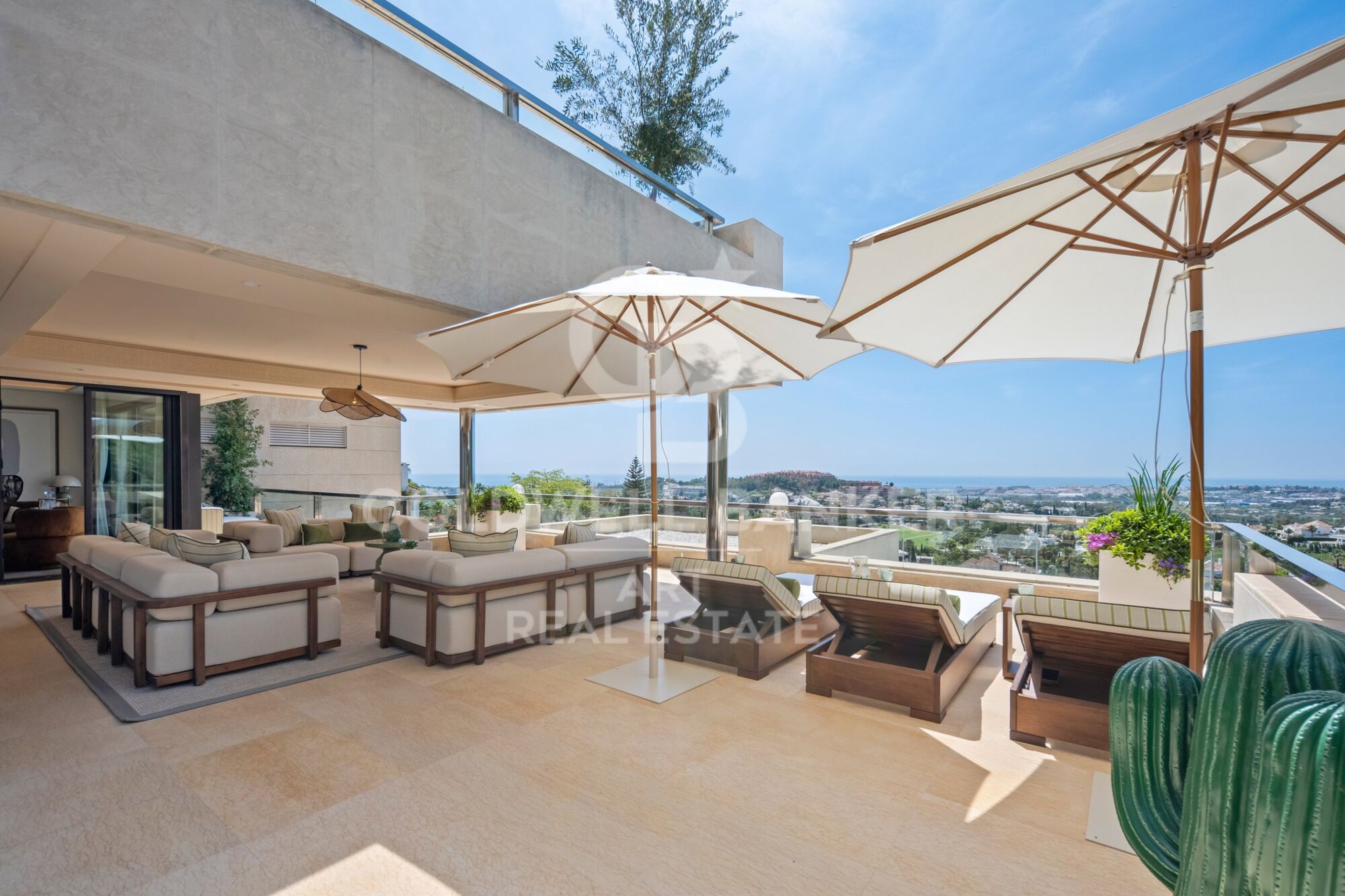 Extraordinario ático dúplex en el corazón de Nueva Andalucía