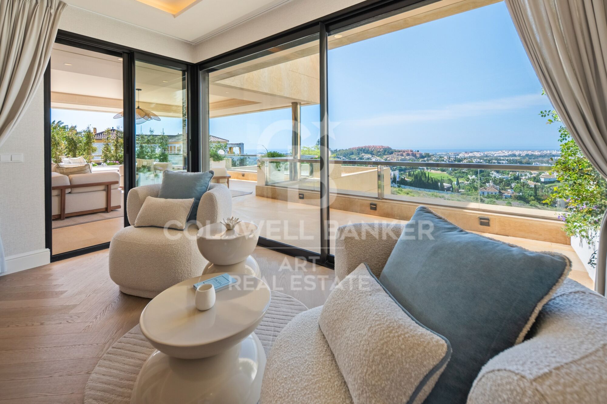 Extraordinario ático dúplex en el corazón de Nueva Andalucía