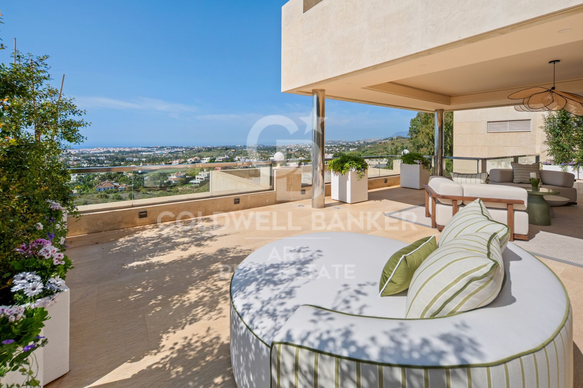 Extraordinario ático dúplex en el corazón de Nueva Andalucía