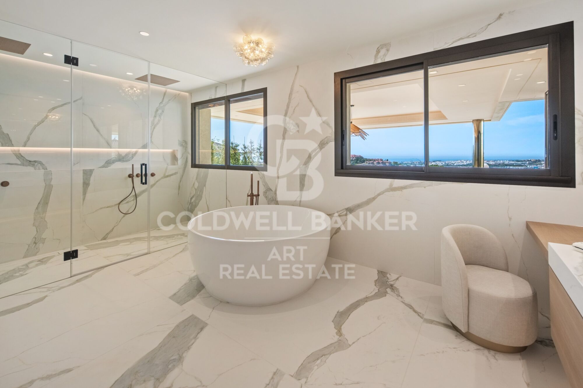 Extraordinario ático dúplex en el corazón de Nueva Andalucía