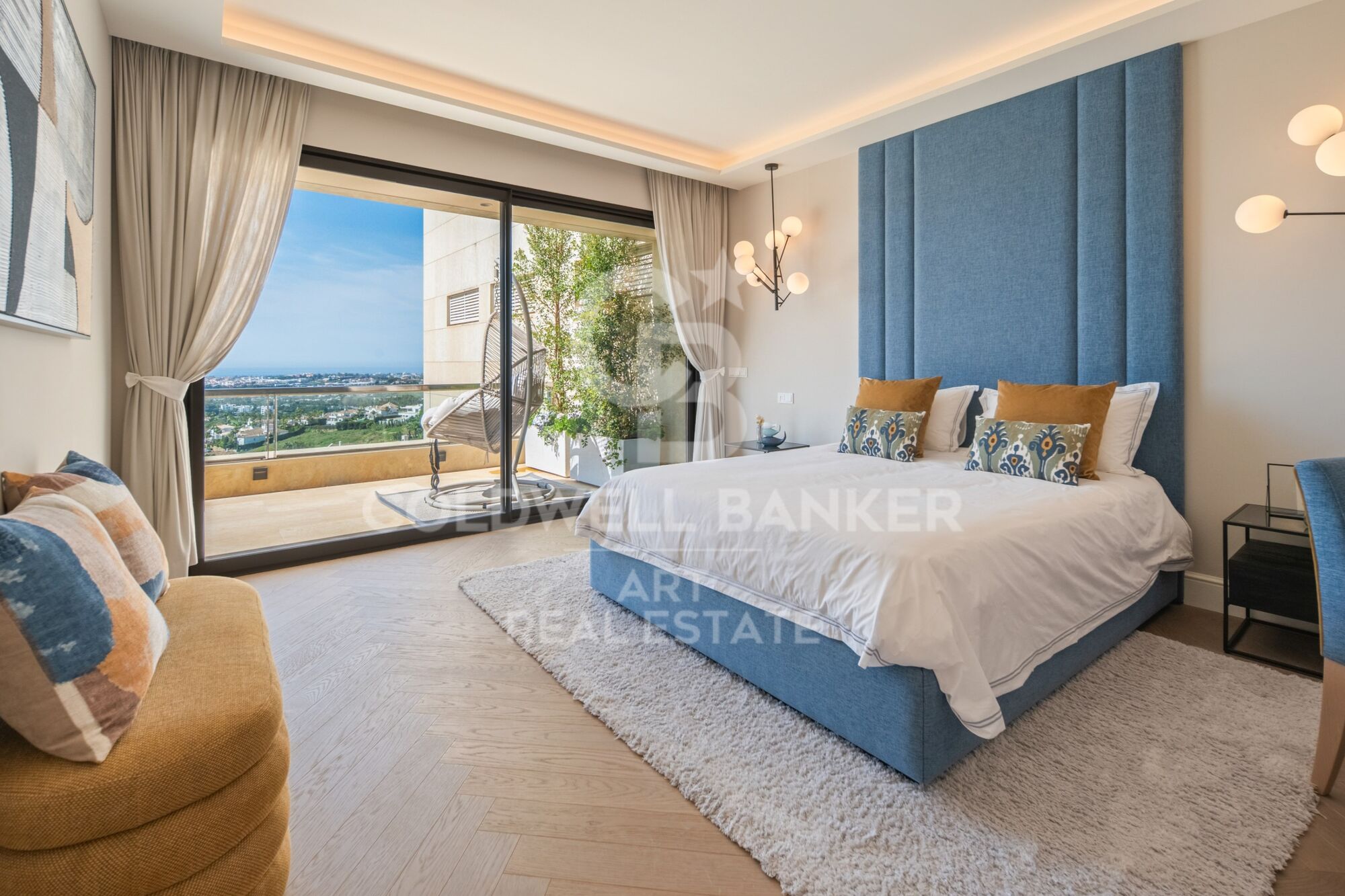 Extraordinario ático dúplex en el corazón de Nueva Andalucía