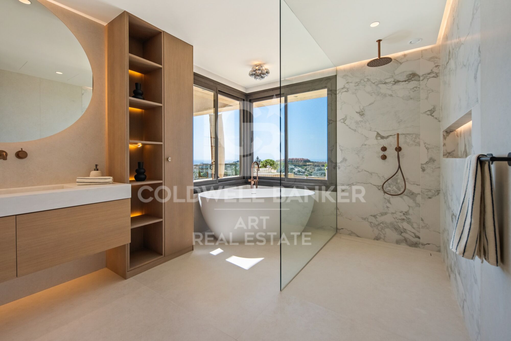 Extraordinario ático dúplex en el corazón de Nueva Andalucía