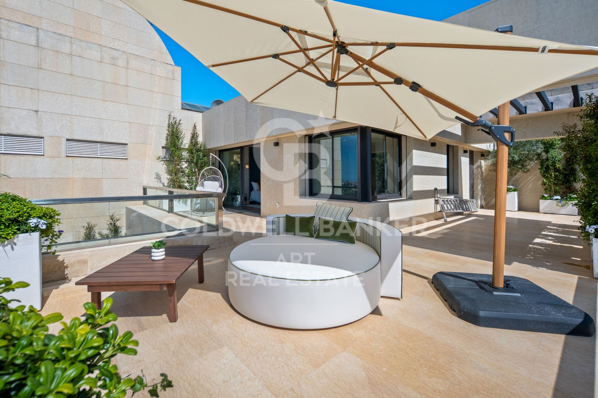 Extraordinario ático dúplex en el corazón de Nueva Andalucía