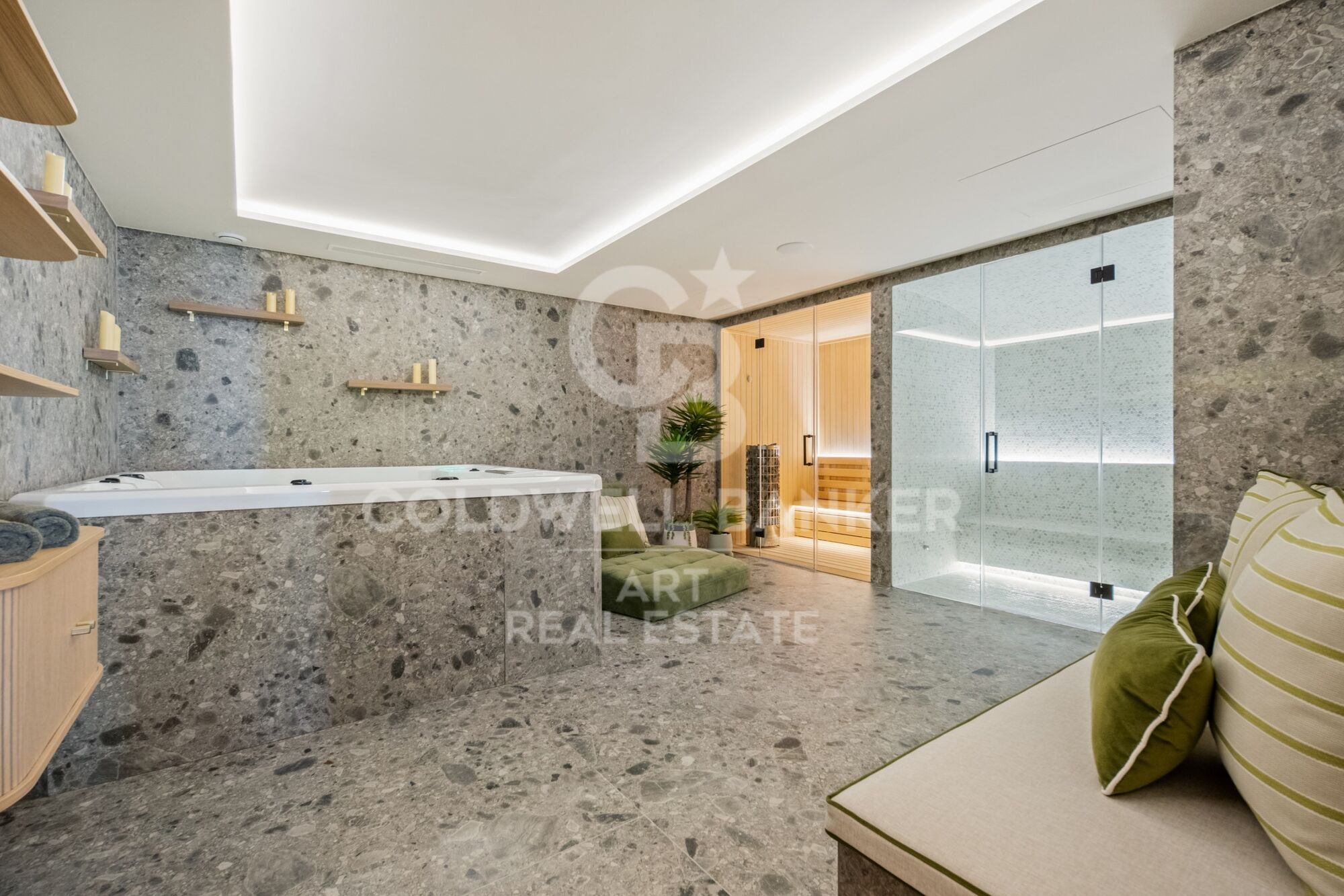 Extraordinario ático dúplex en el corazón de Nueva Andalucía