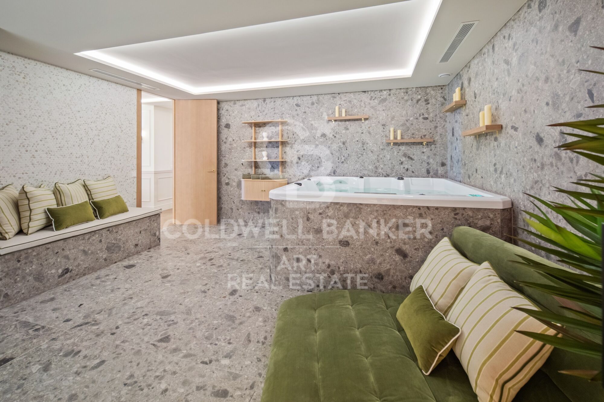 Extraordinario ático dúplex en el corazón de Nueva Andalucía