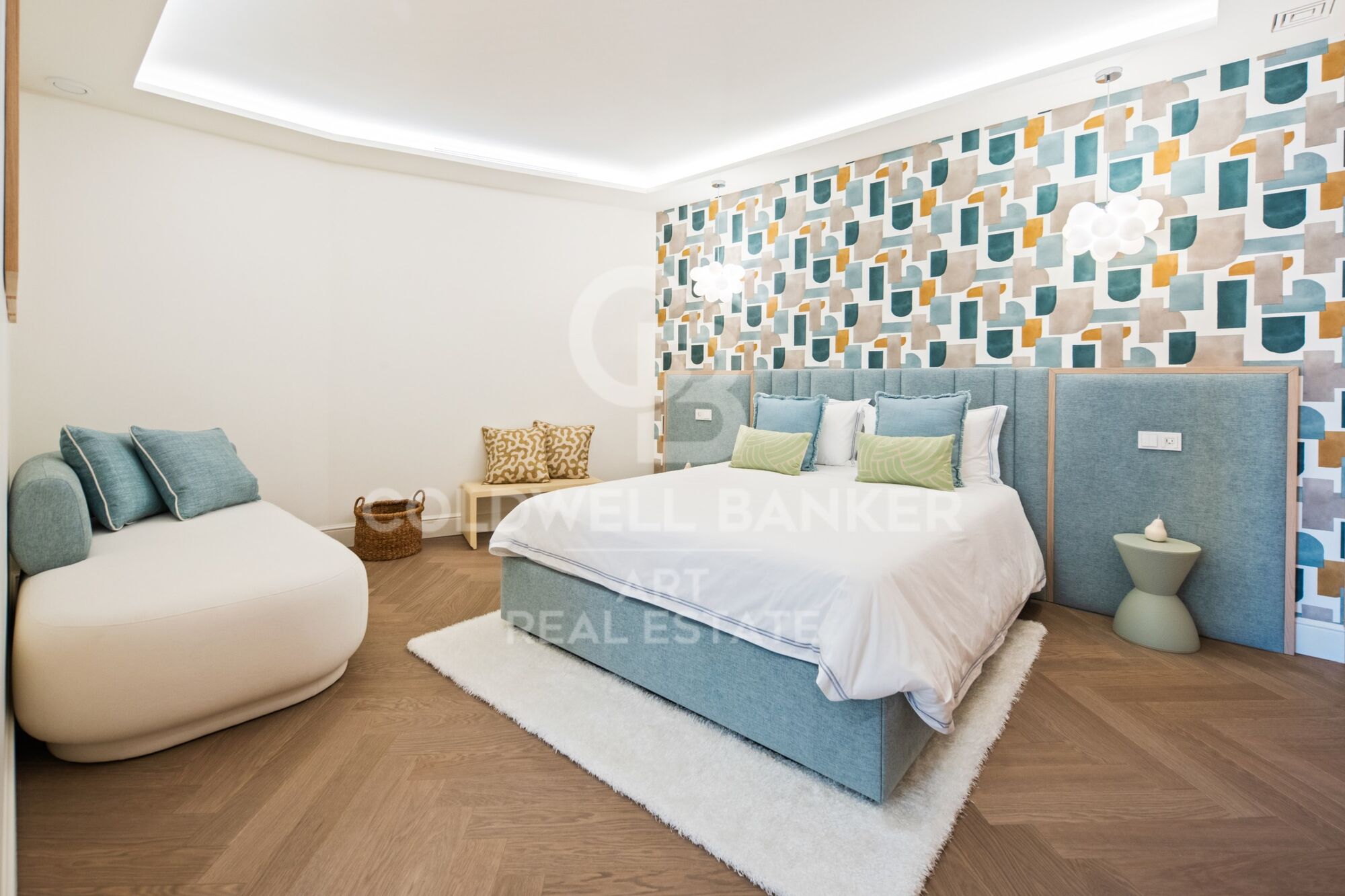 Extraordinario ático dúplex en el corazón de Nueva Andalucía