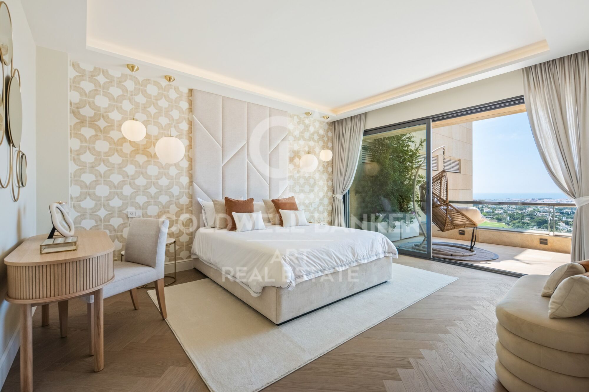 Extraordinario ático dúplex en el corazón de Nueva Andalucía