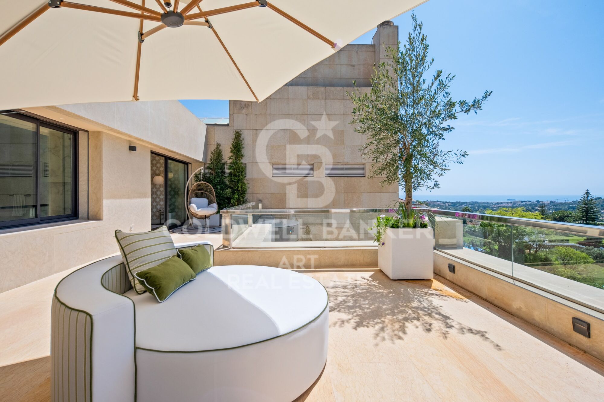 Extraordinario ático dúplex en el corazón de Nueva Andalucía