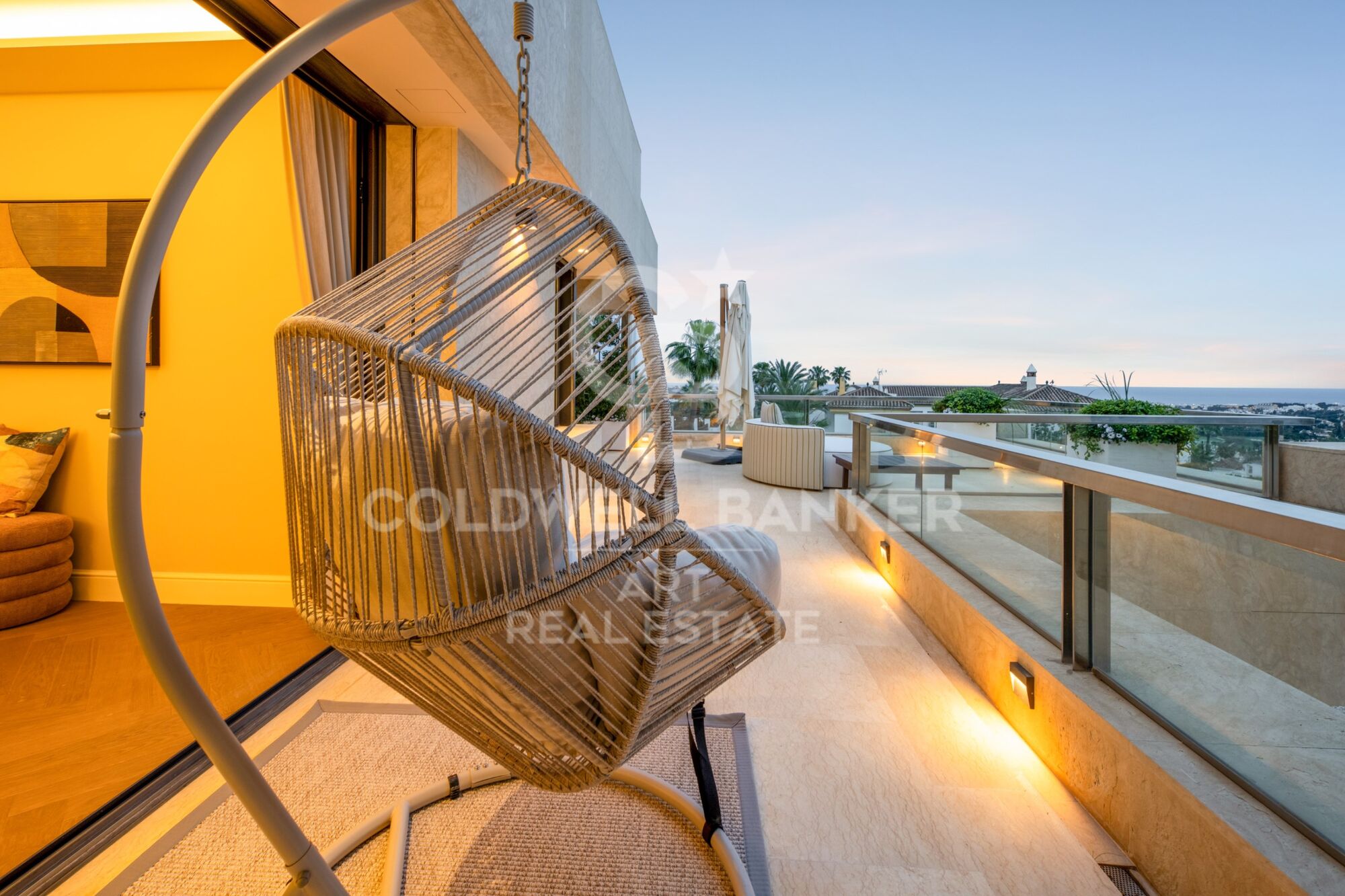 Extraordinario ático dúplex en el corazón de Nueva Andalucía