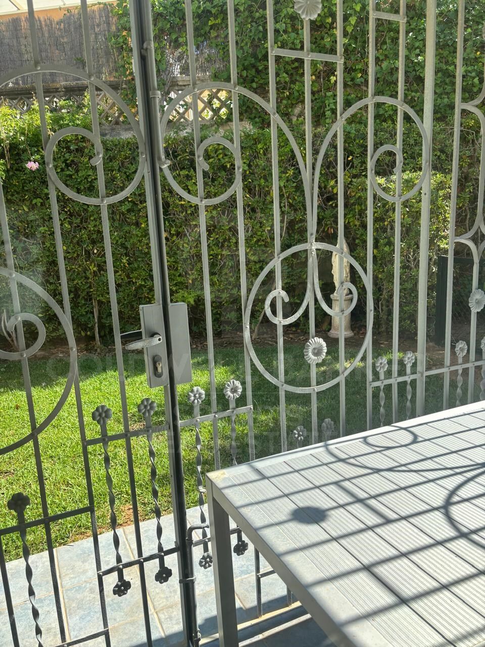Amplia casa de 5 dormitorios a pocos pasos del mar en Jávea