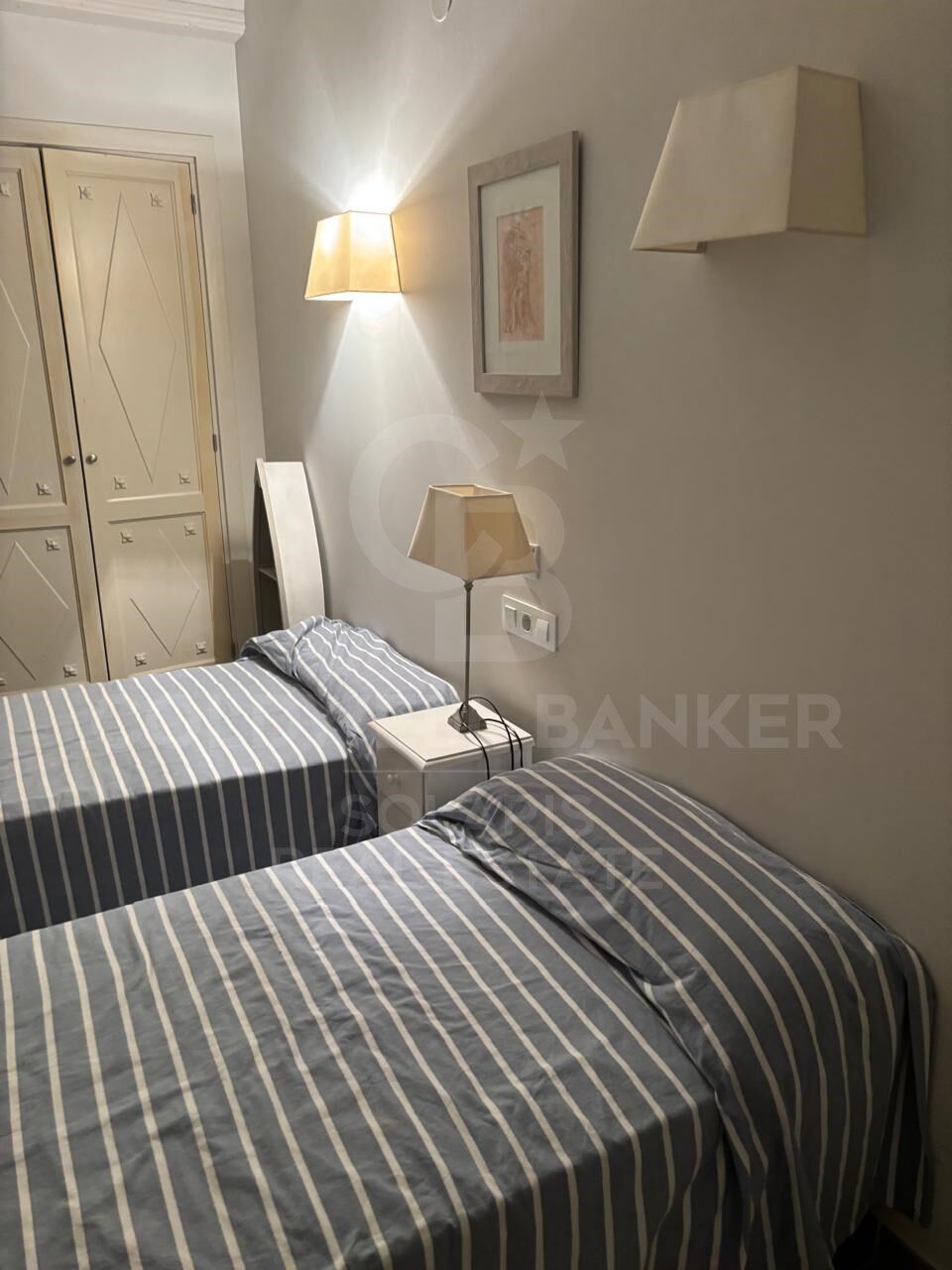 Spacious 5-bedroom house just a few steps from the sea in Javea