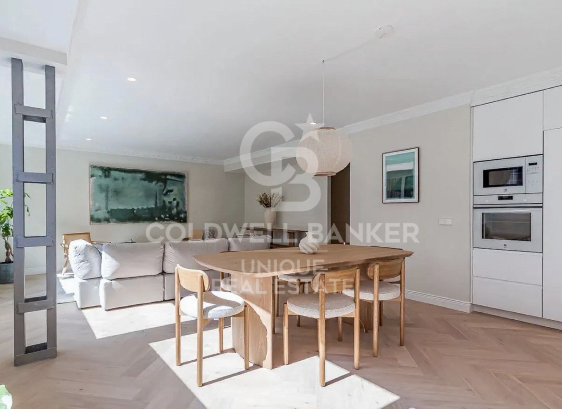 Piso de 3 habitaciones con garaje en Chamberí