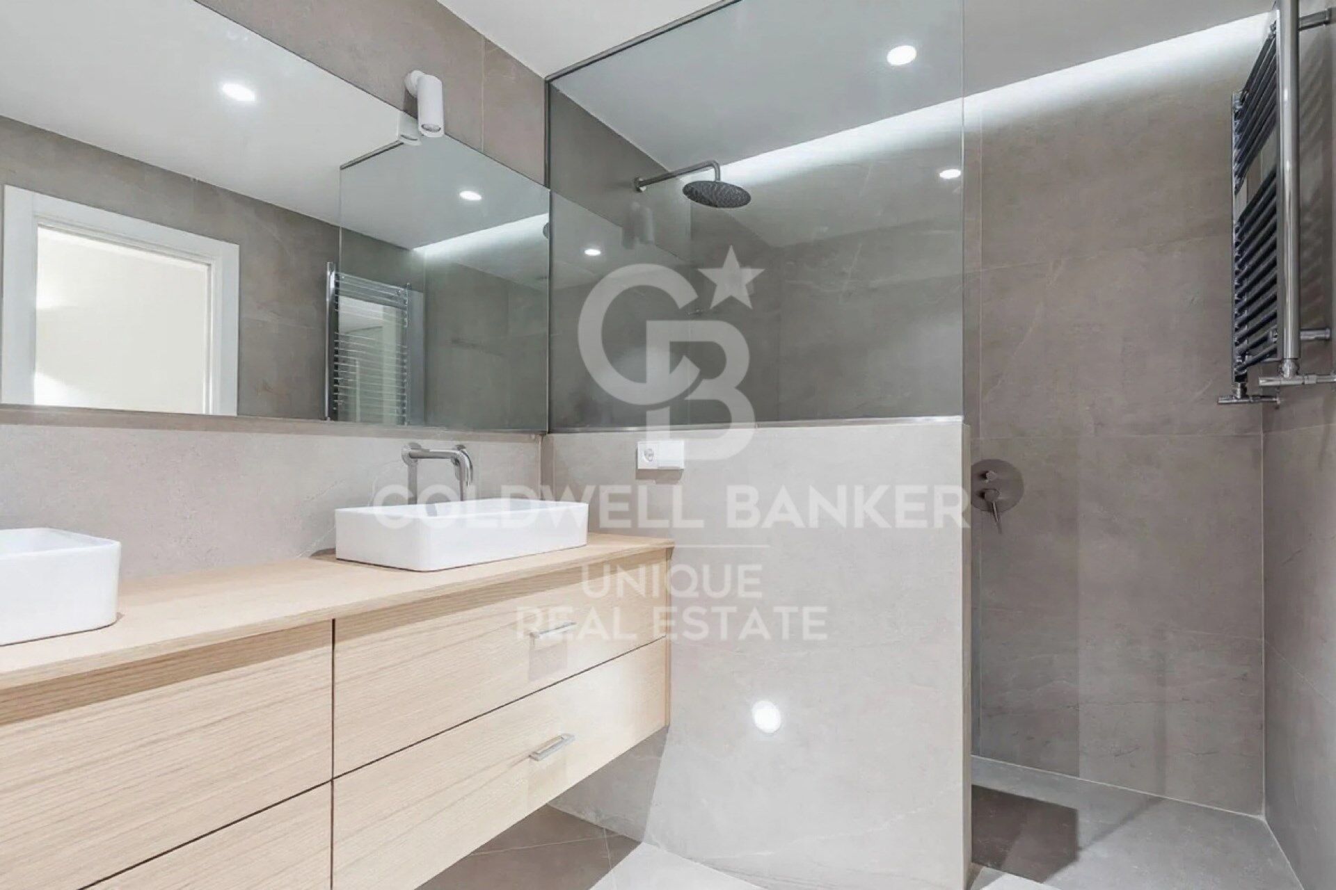 Piso de 3 habitaciones con garaje en Chamberí