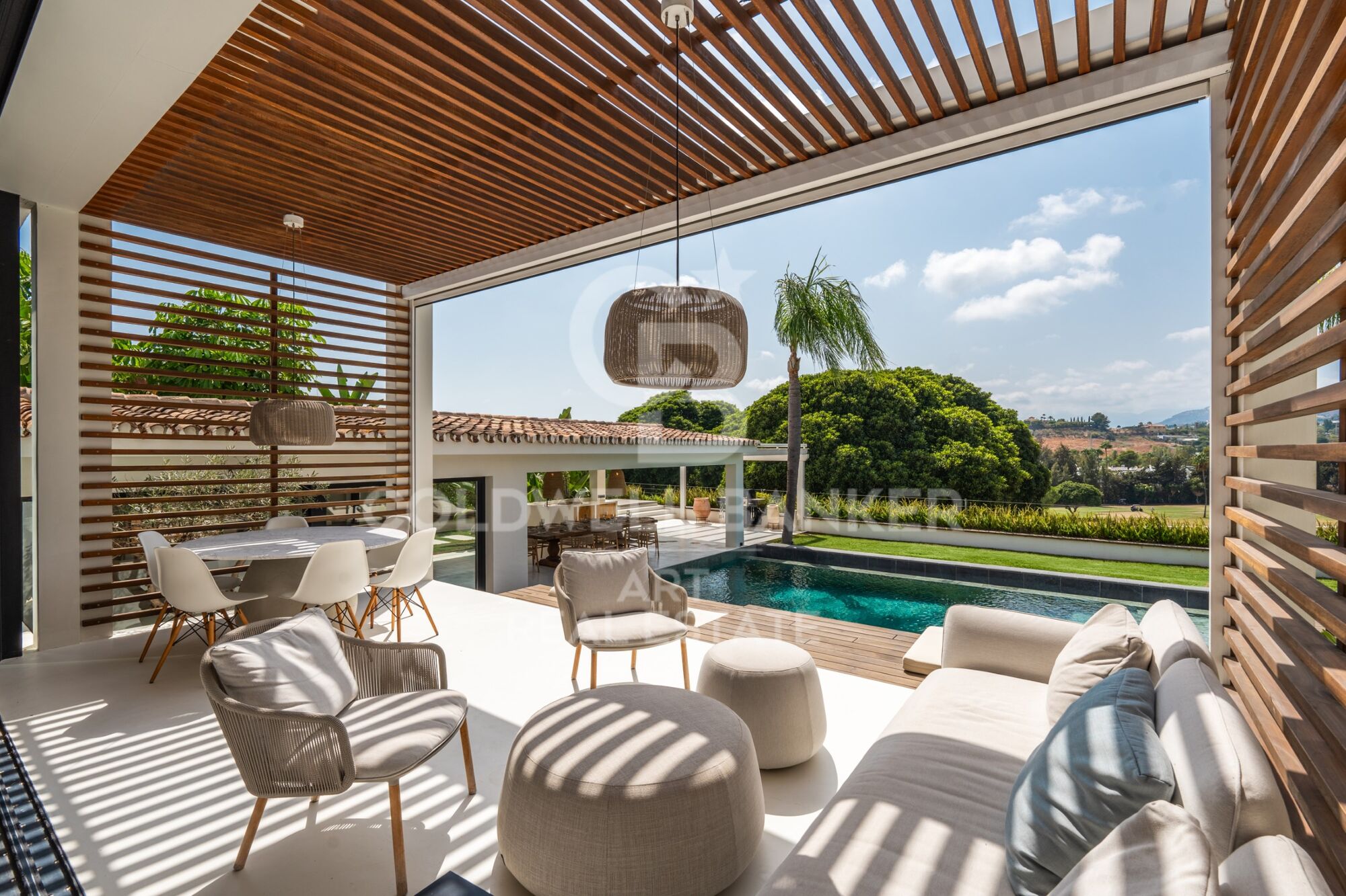 Espectacular villa en primera línea de Golf en Nueva Andalucía
