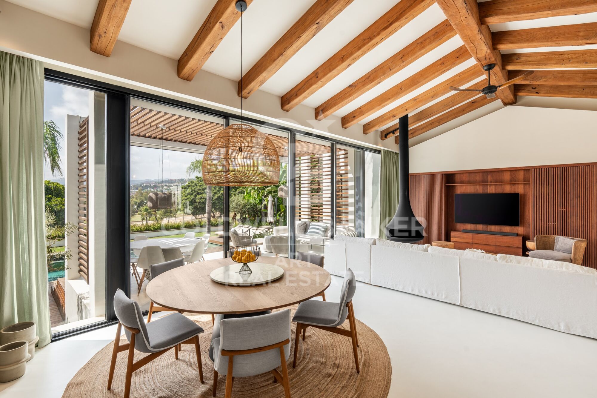 Espectacular villa en primera línea de Golf en Nueva Andalucía