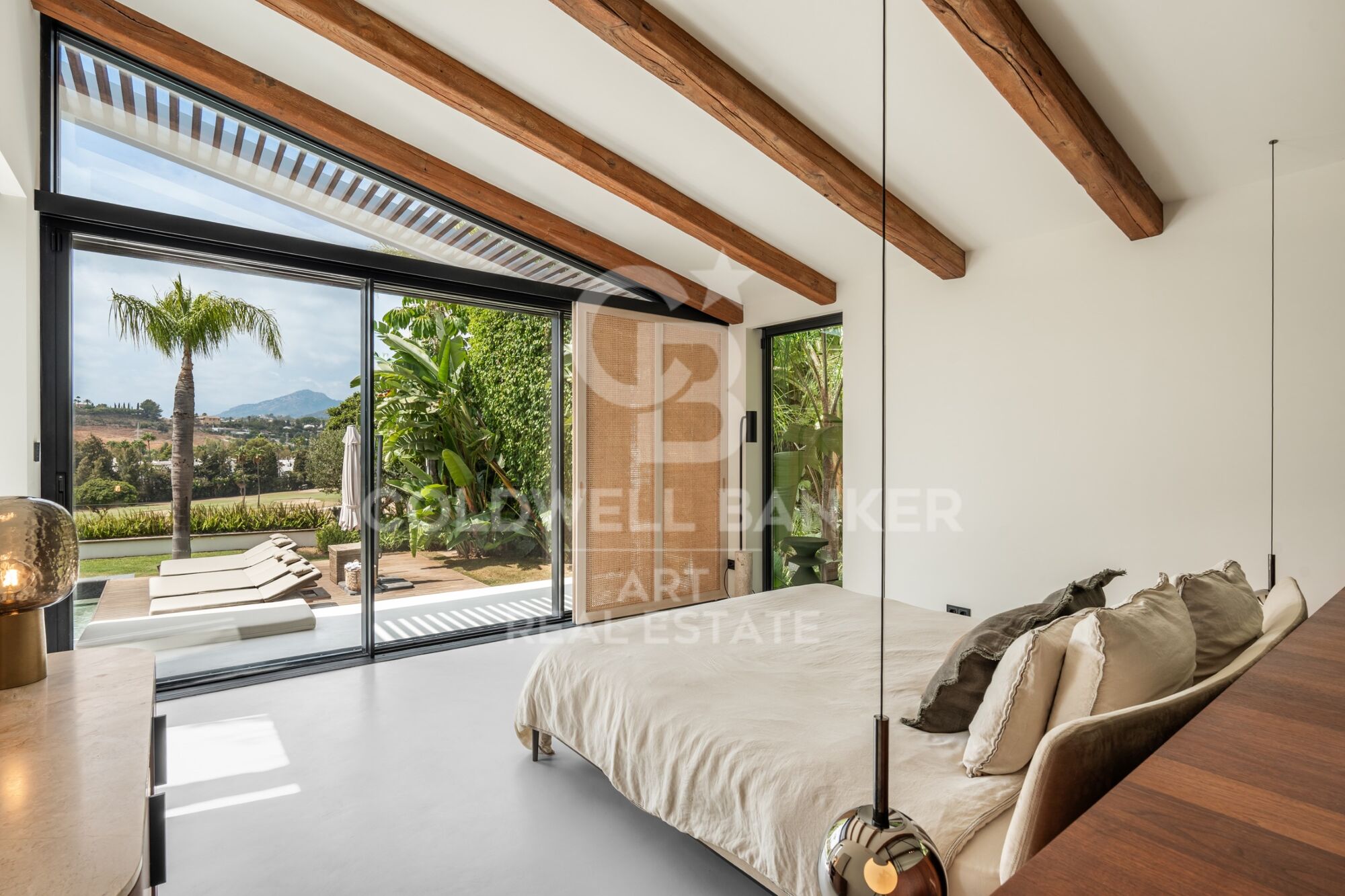 Espectacular villa en primera línea de Golf en Nueva Andalucía