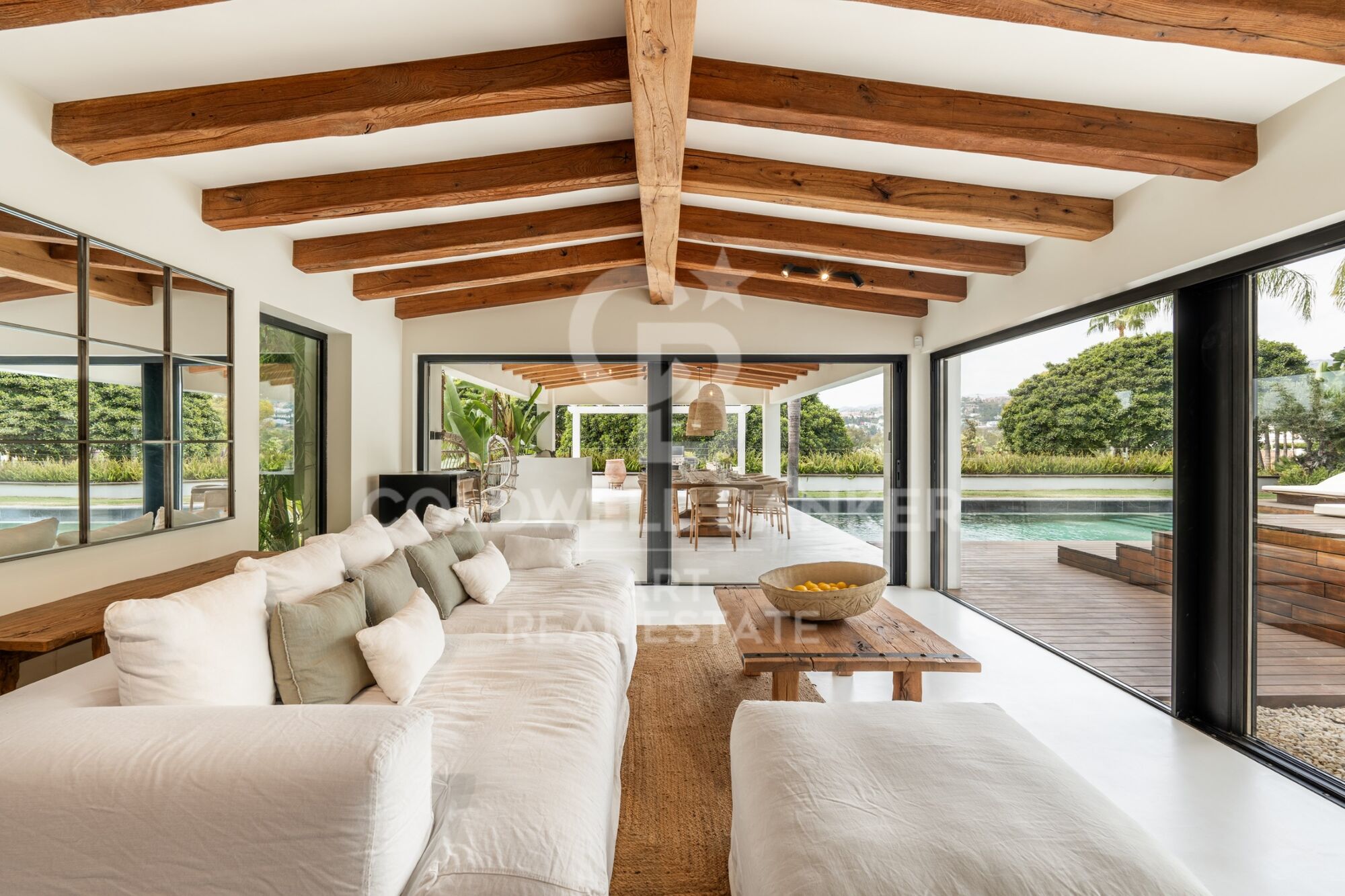 Espectacular villa en primera línea de Golf en Nueva Andalucía
