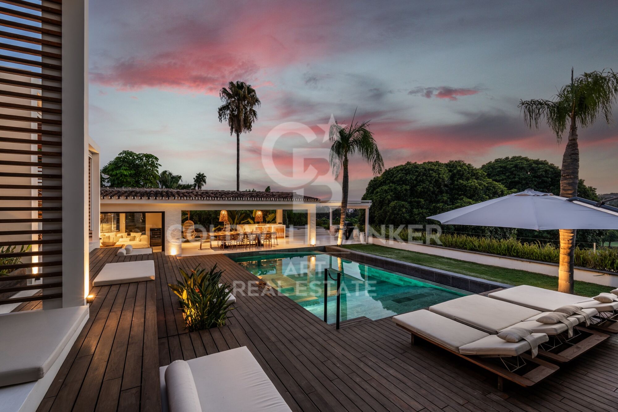 Espectacular villa en primera línea de Golf en Nueva Andalucía